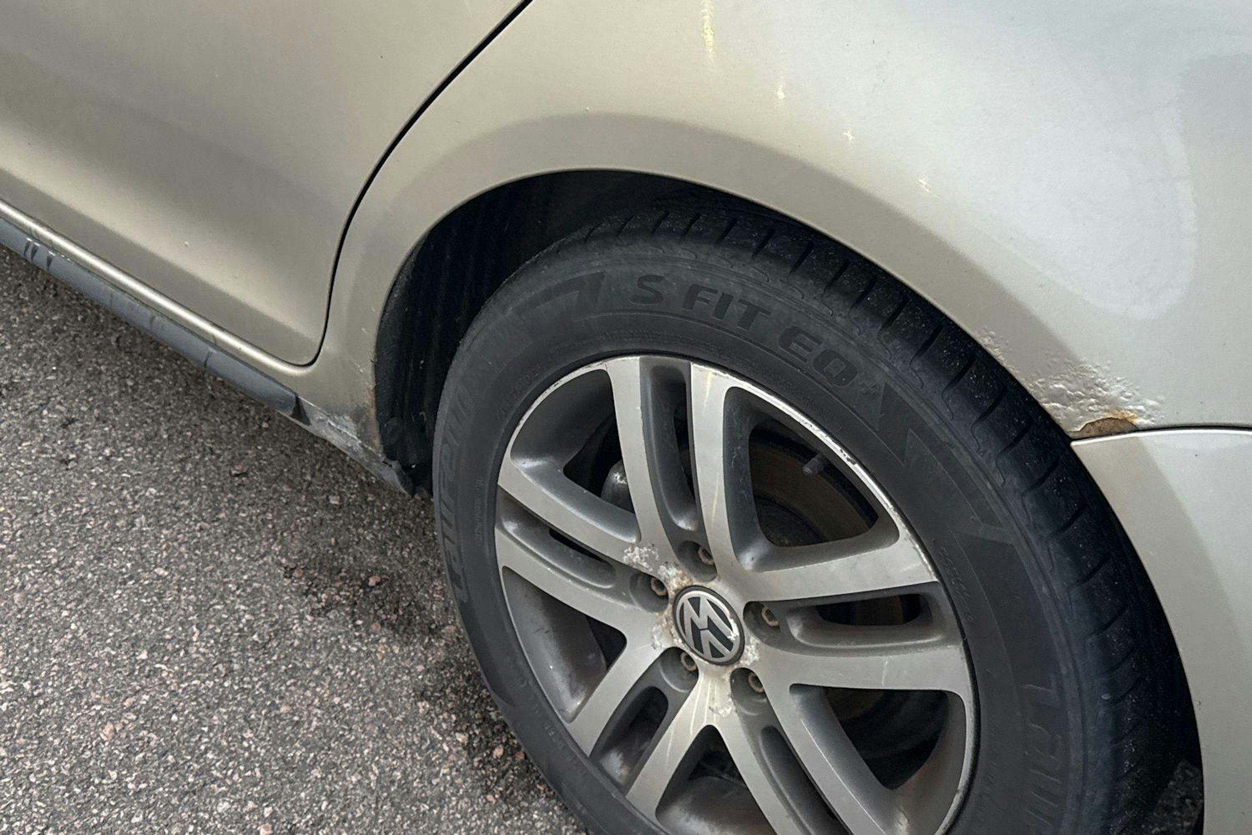 Ruskea (beige) Volkswagen GOLF 2008 kuva 14.