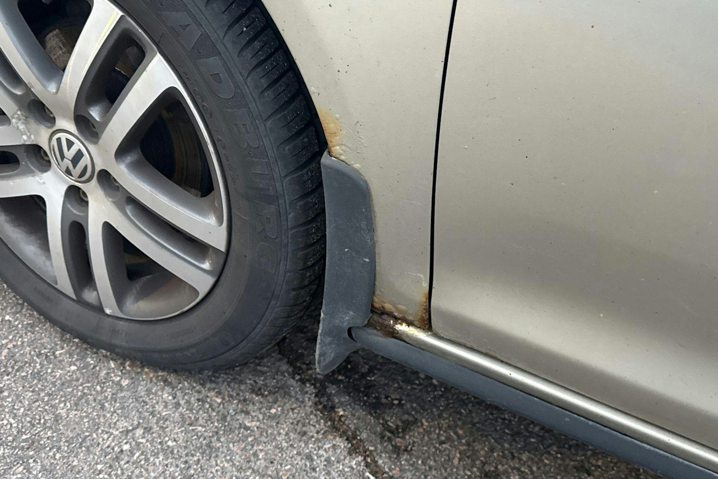 Ruskea (beige) Volkswagen GOLF 2008 kuva 16.