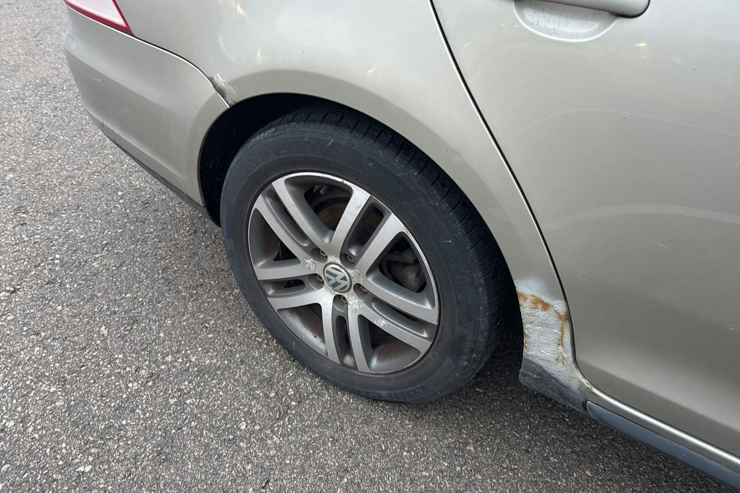 Ruskea (beige) Volkswagen GOLF 2008 kuva 20.