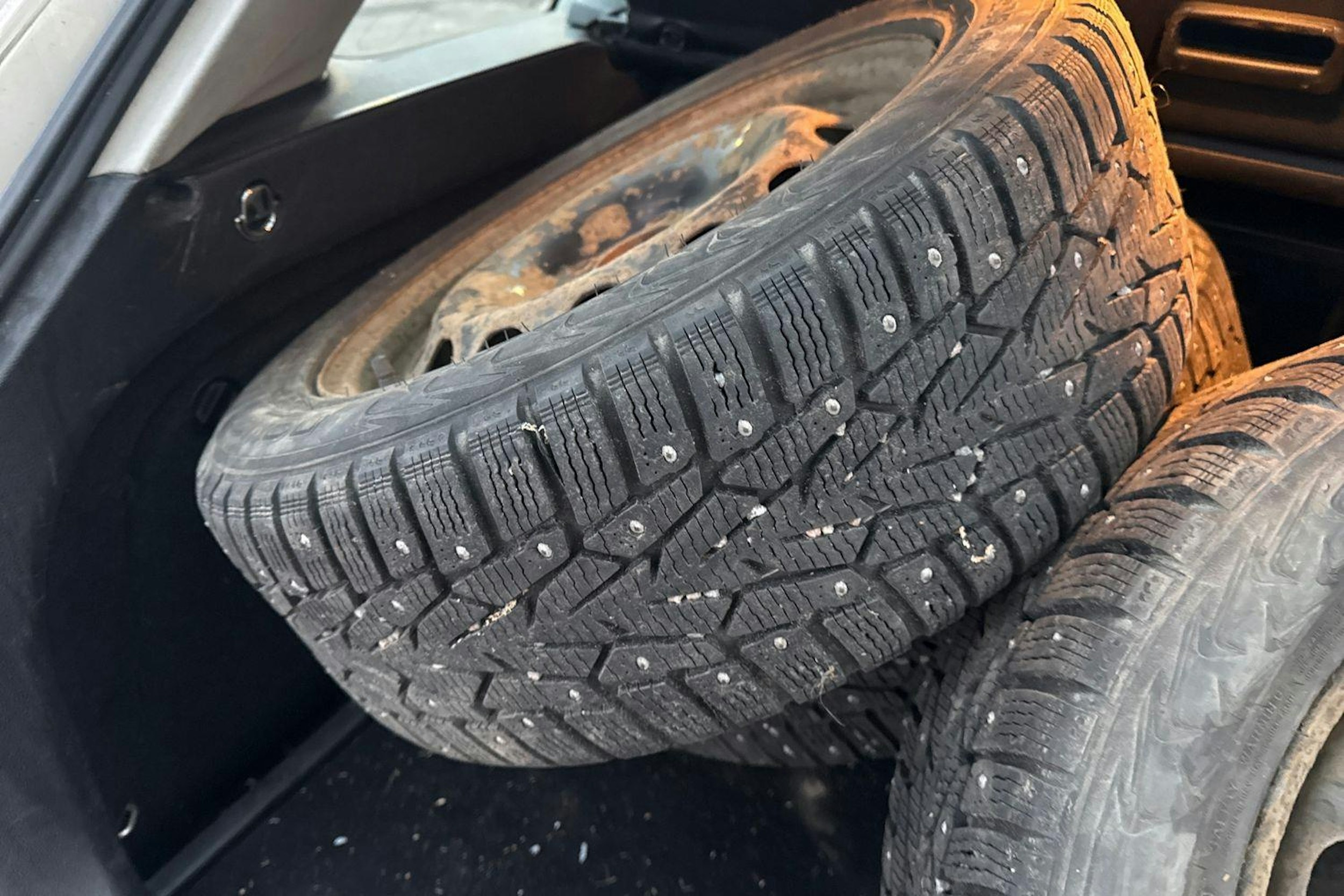 Ruskea (beige) Volkswagen GOLF 2008 kuva 22.