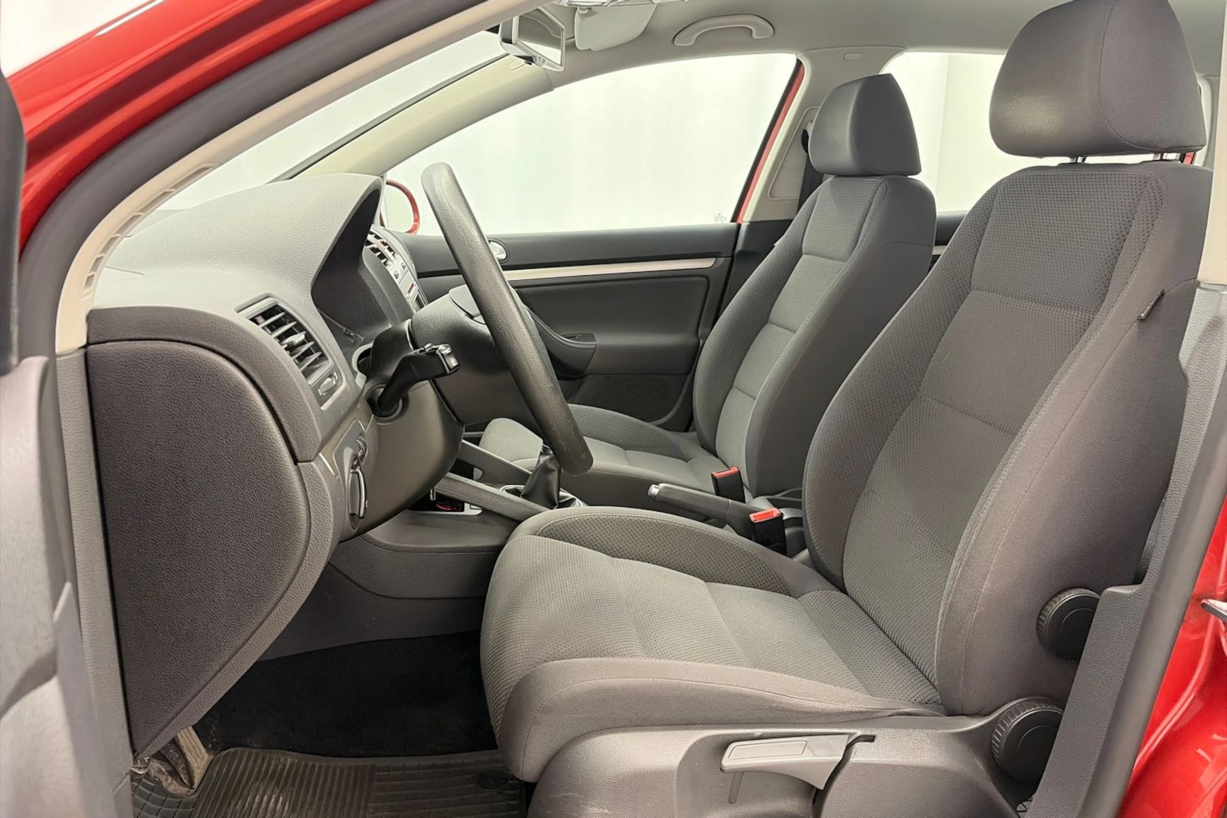 Punainen Volkswagen GOLF 2008 kuva 12.