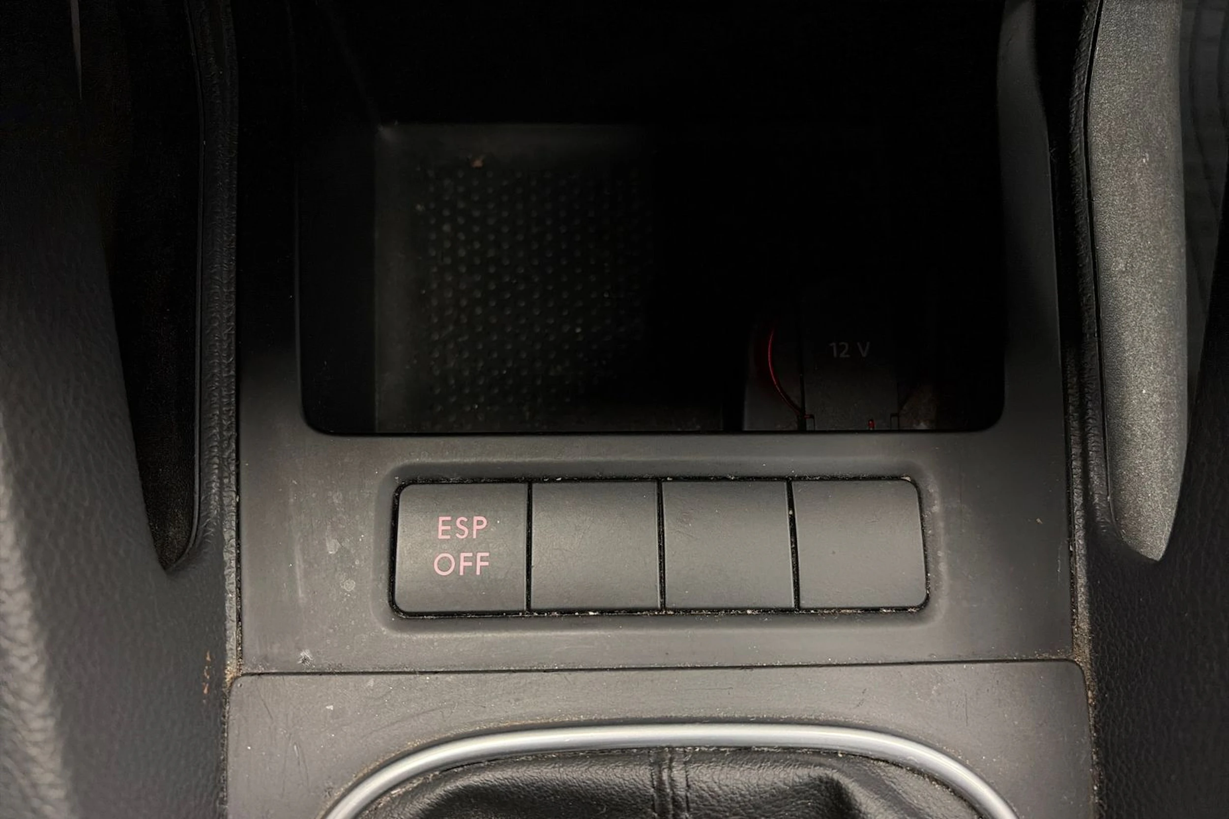 Punainen Volkswagen GOLF 2008 kuva 17.