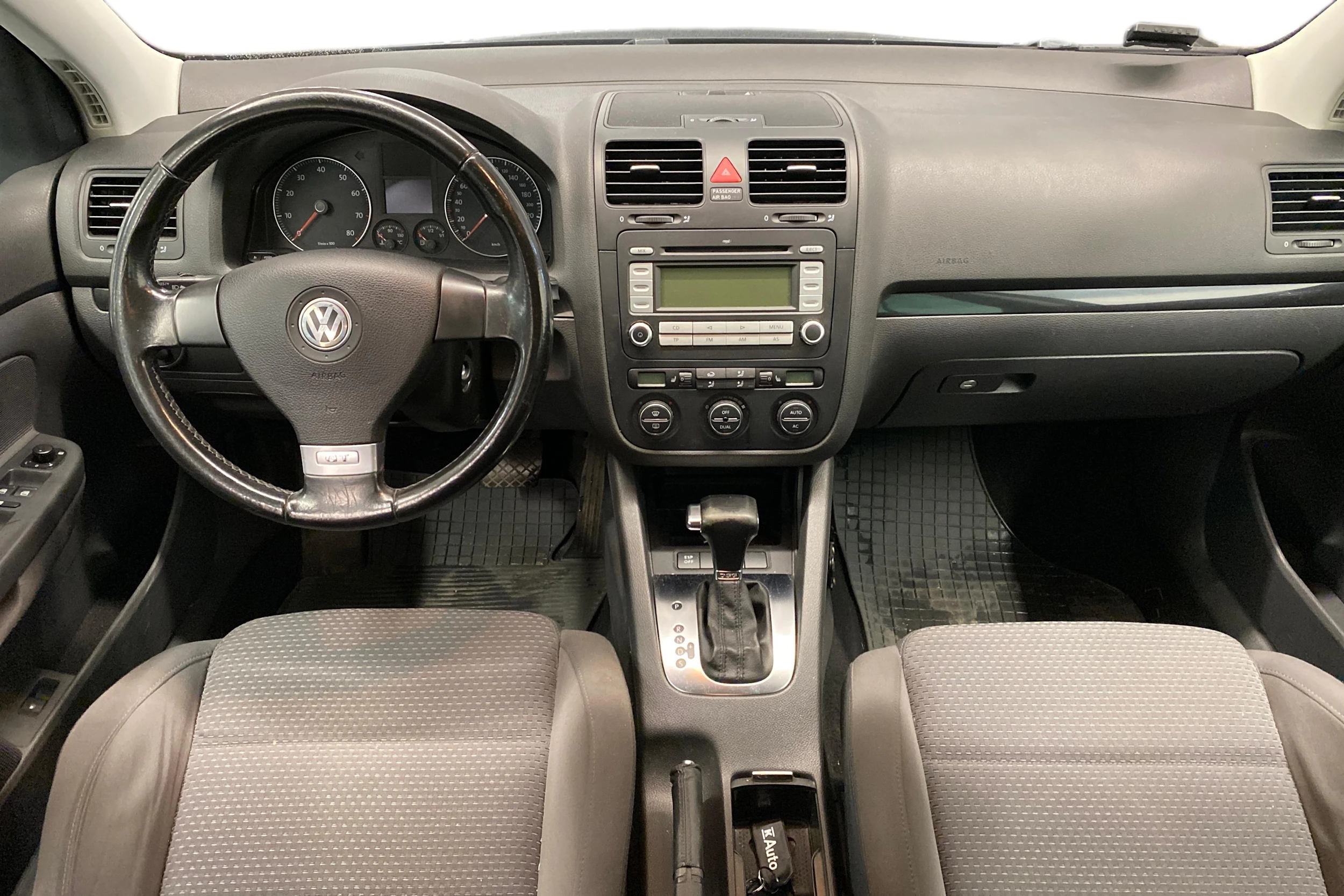 musta Volkswagen Golf 2008 kuva 7.