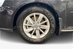 musta Volkswagen Golf 2008 kuva 9.