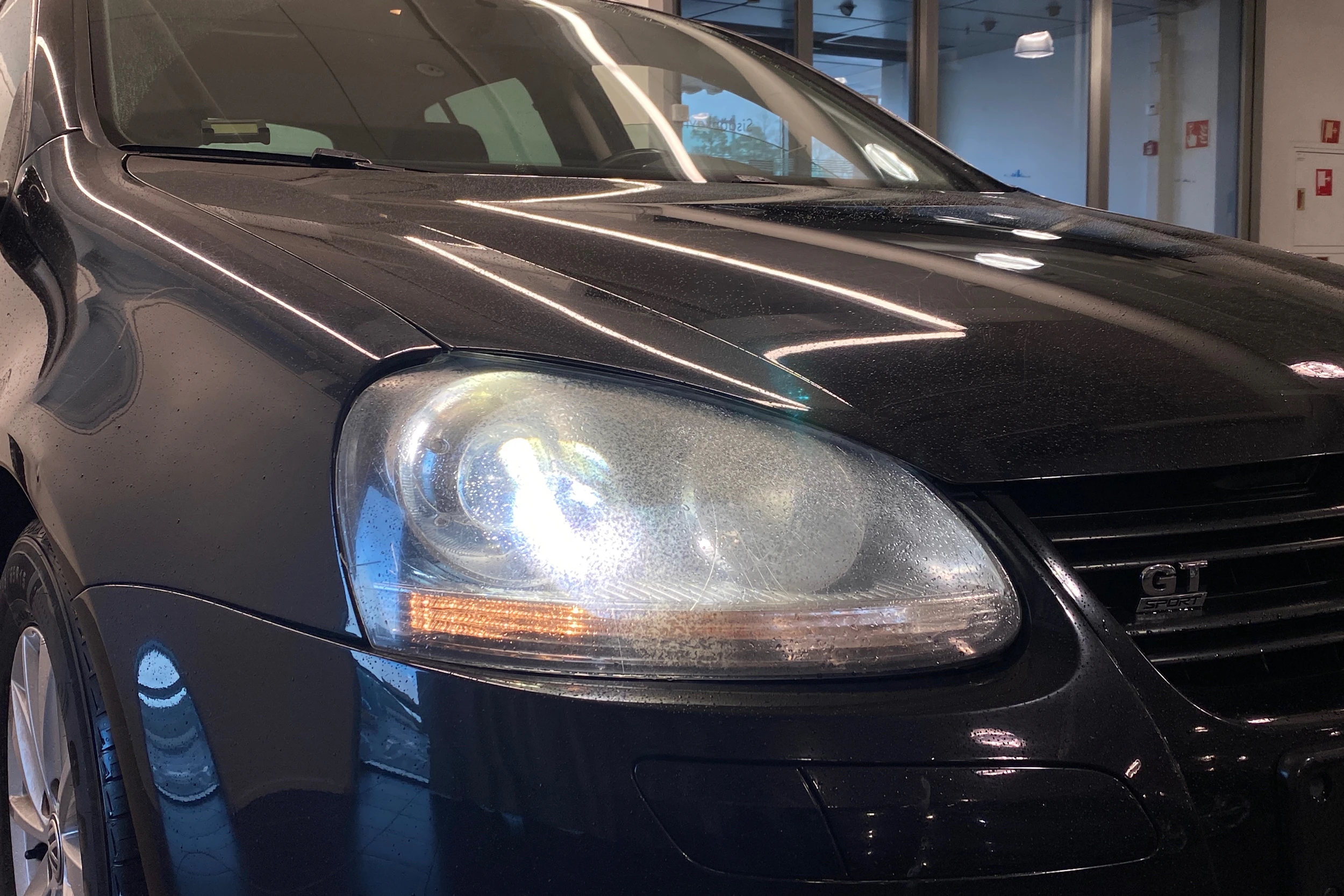musta Volkswagen Golf 2008 kuva 18.