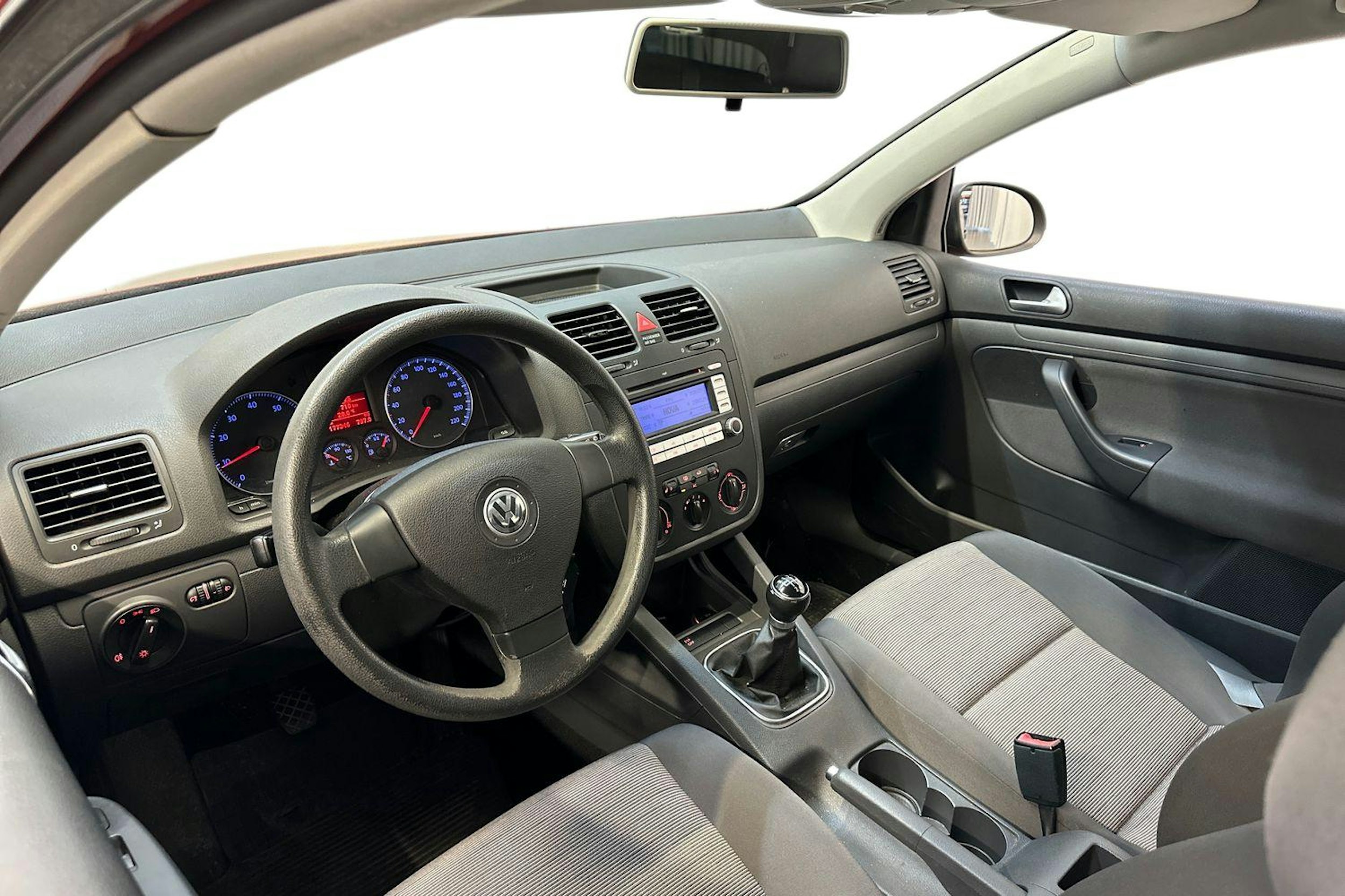 Punainen Volkswagen GOLF 2008 kuva 7.