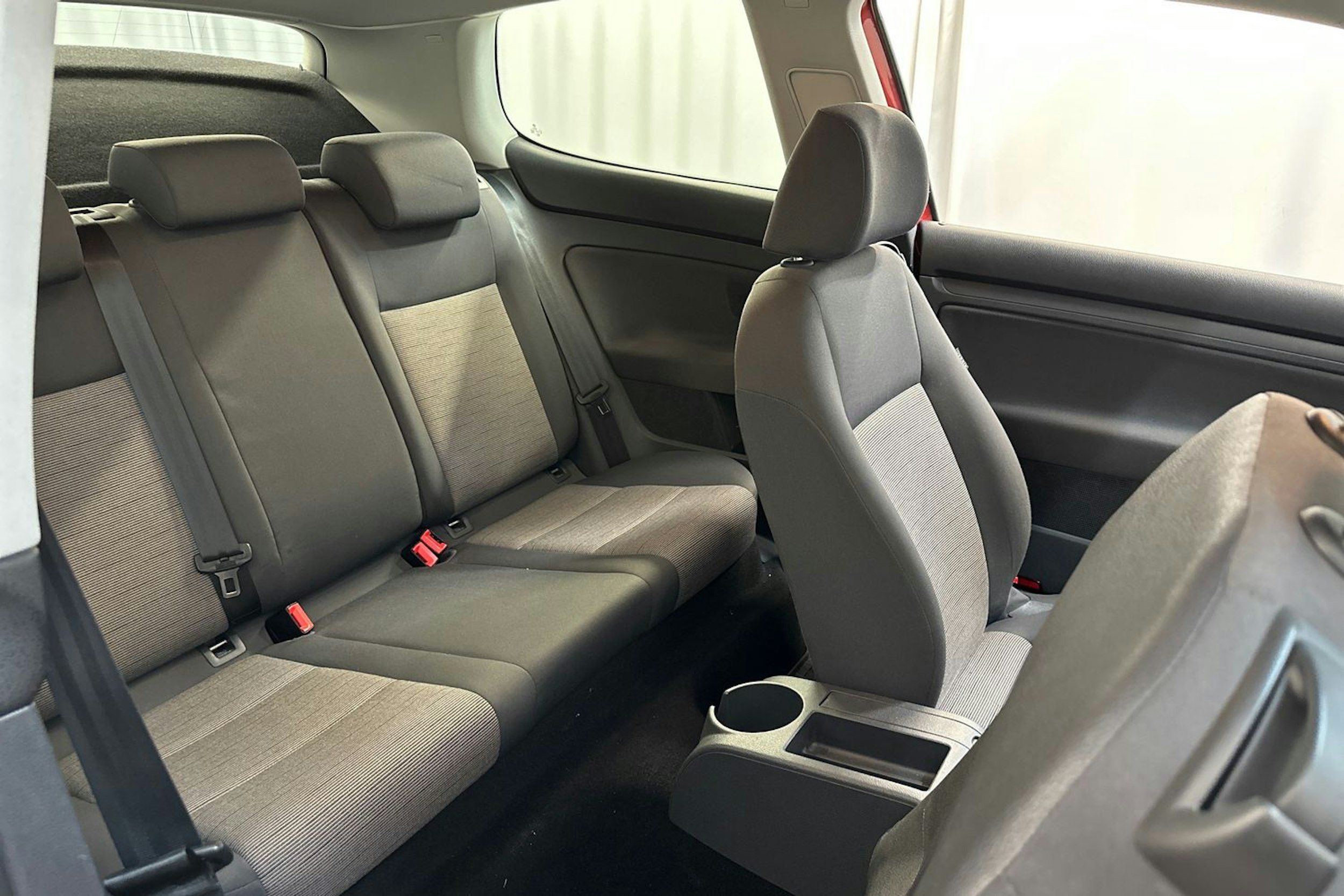 Punainen Volkswagen GOLF 2008 kuva 14.