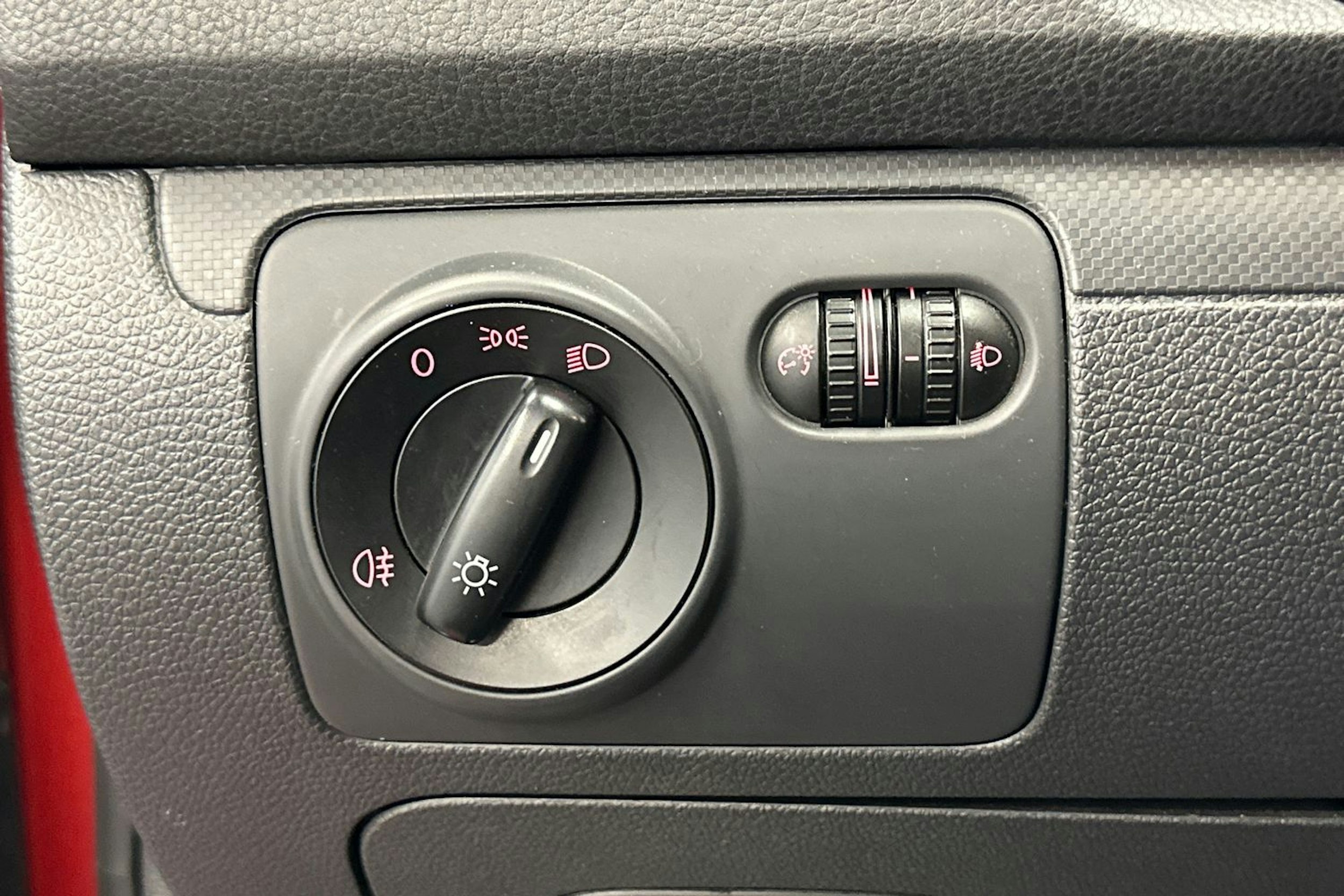 Punainen Volkswagen GOLF 2008 kuva 17.