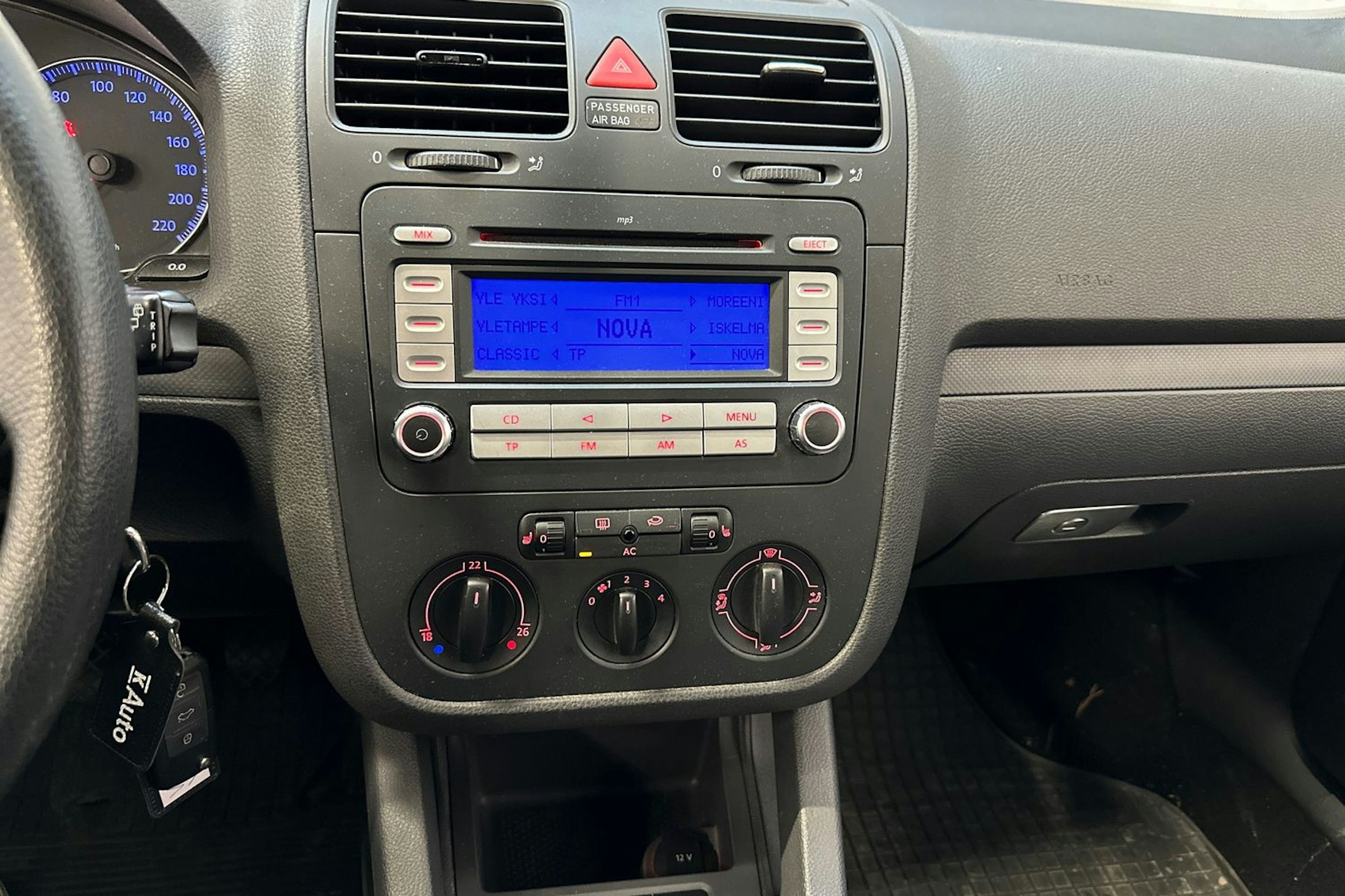 Punainen Volkswagen GOLF 2008 kuva 19.