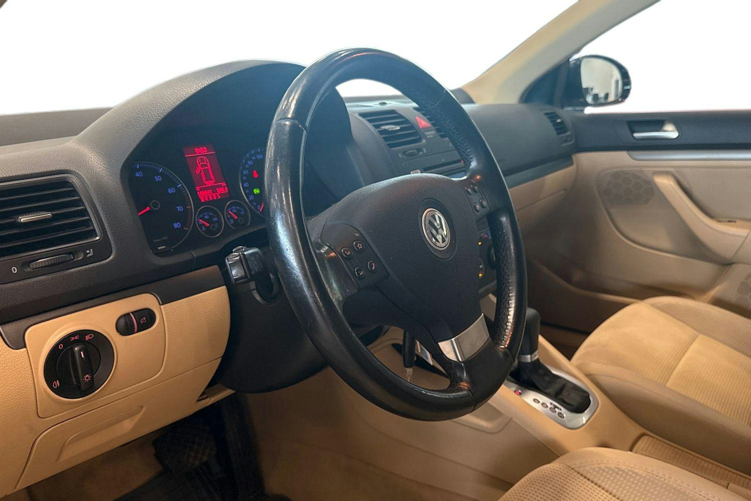 musta Volkswagen Golf 2008 kuva 7.