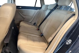 musta Volkswagen Golf 2008 kuva 10.