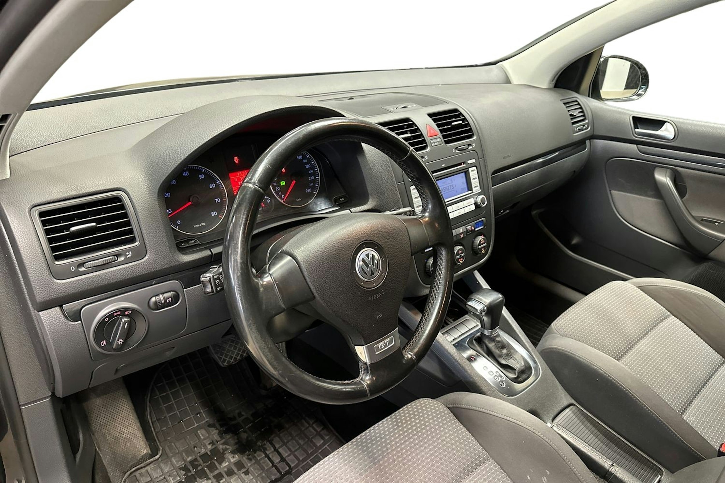 musta Volkswagen Golf 2008 kuva 7.