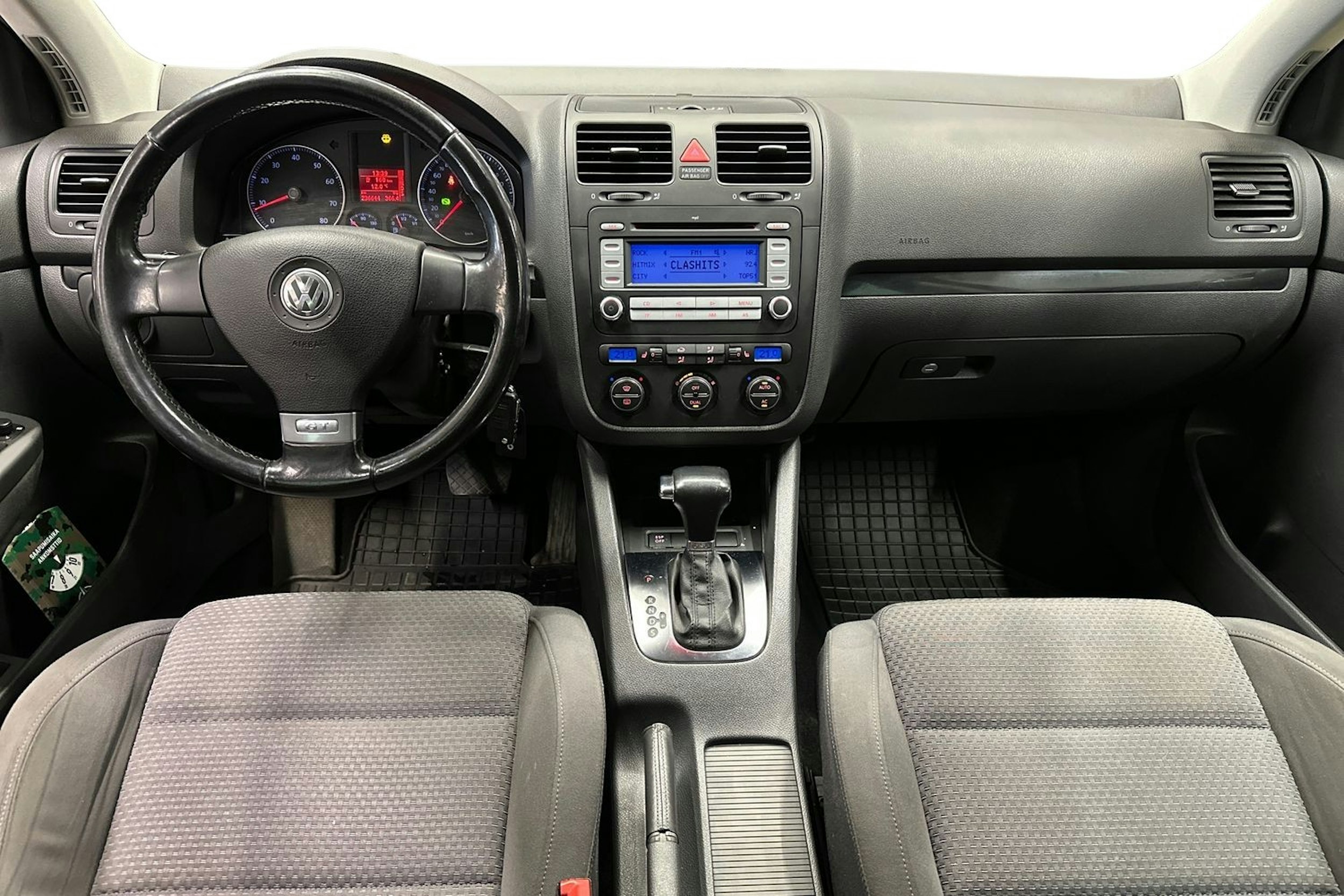 musta Volkswagen Golf 2008 kuva 9.