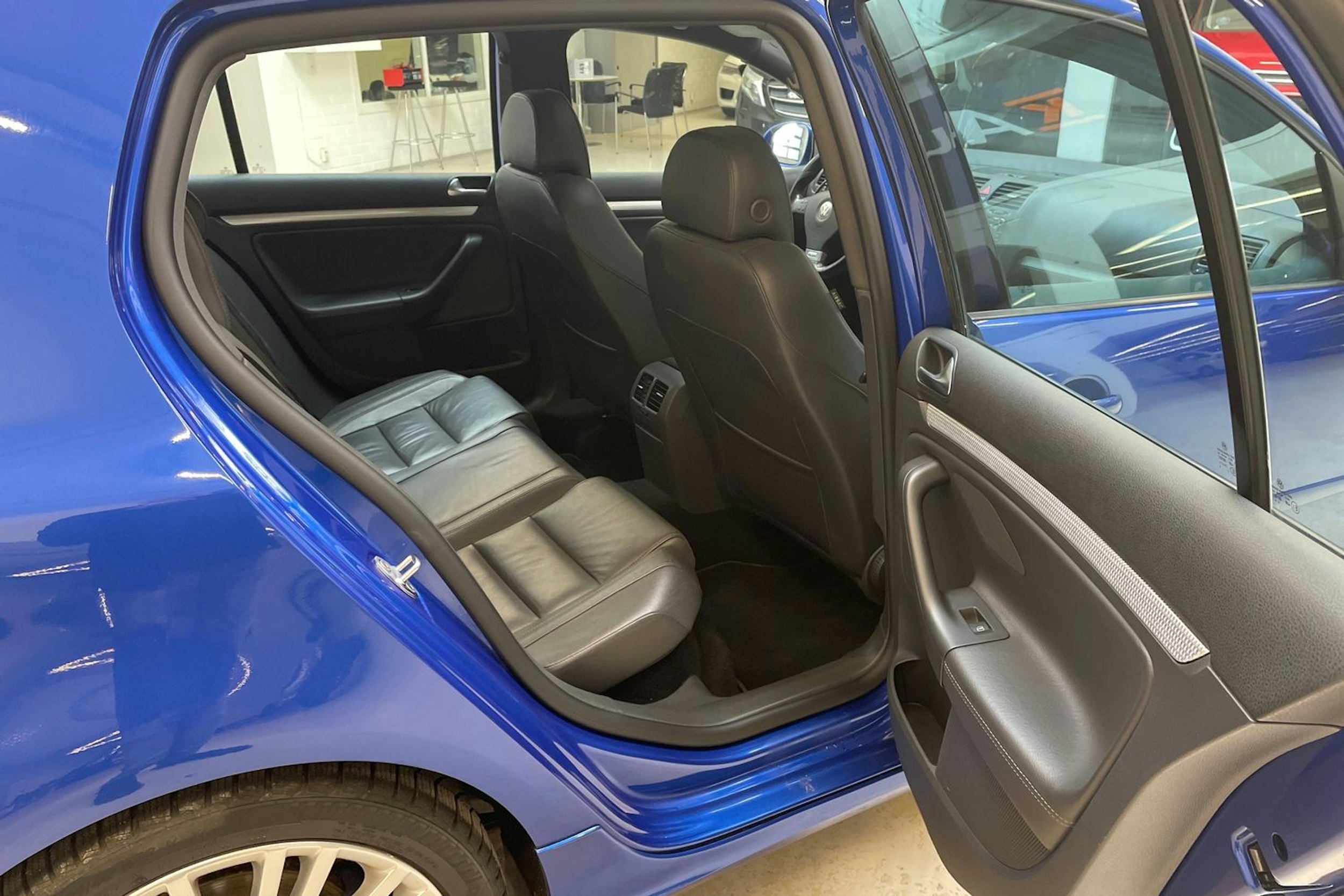 sininen Volkswagen Golf 2008 kuva 19.