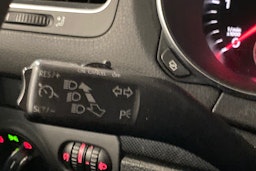 sininen Volkswagen Golf 2009 kuva 16.