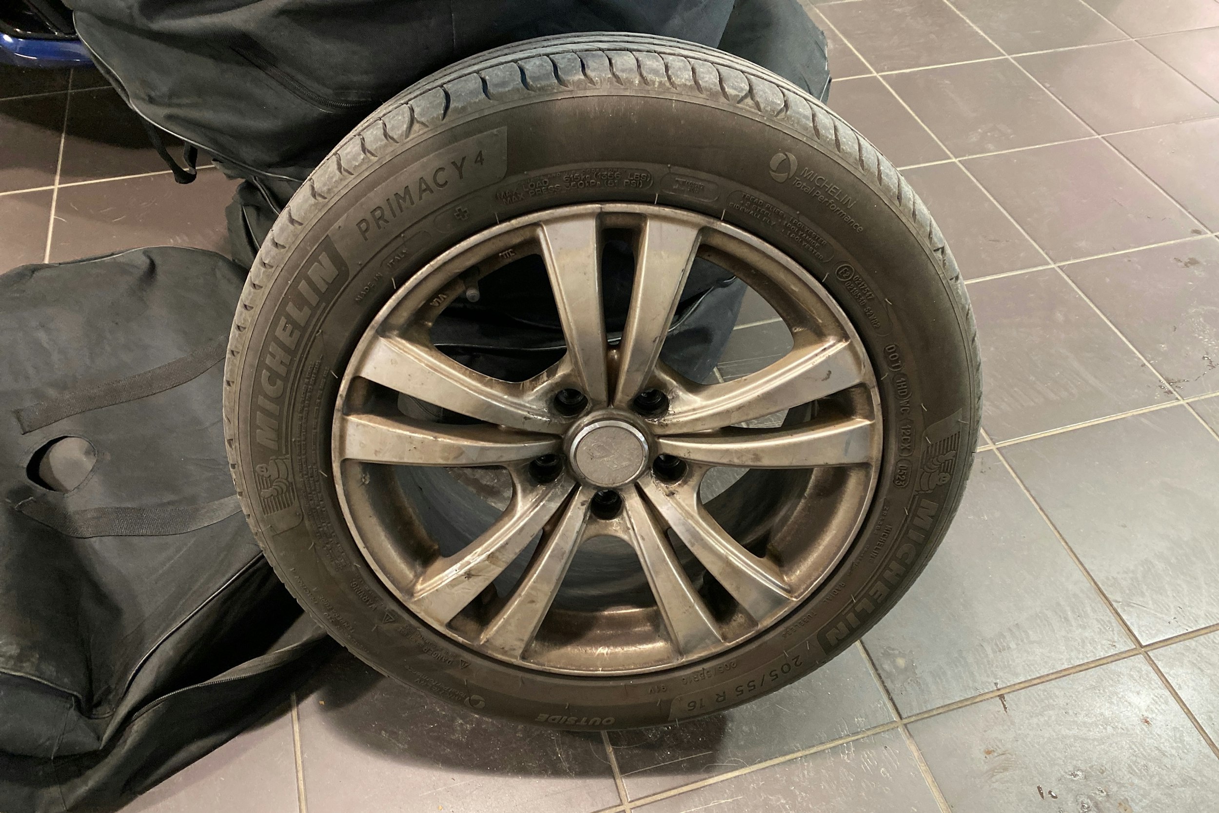 sininen Volkswagen Golf 2009 kuva 20.