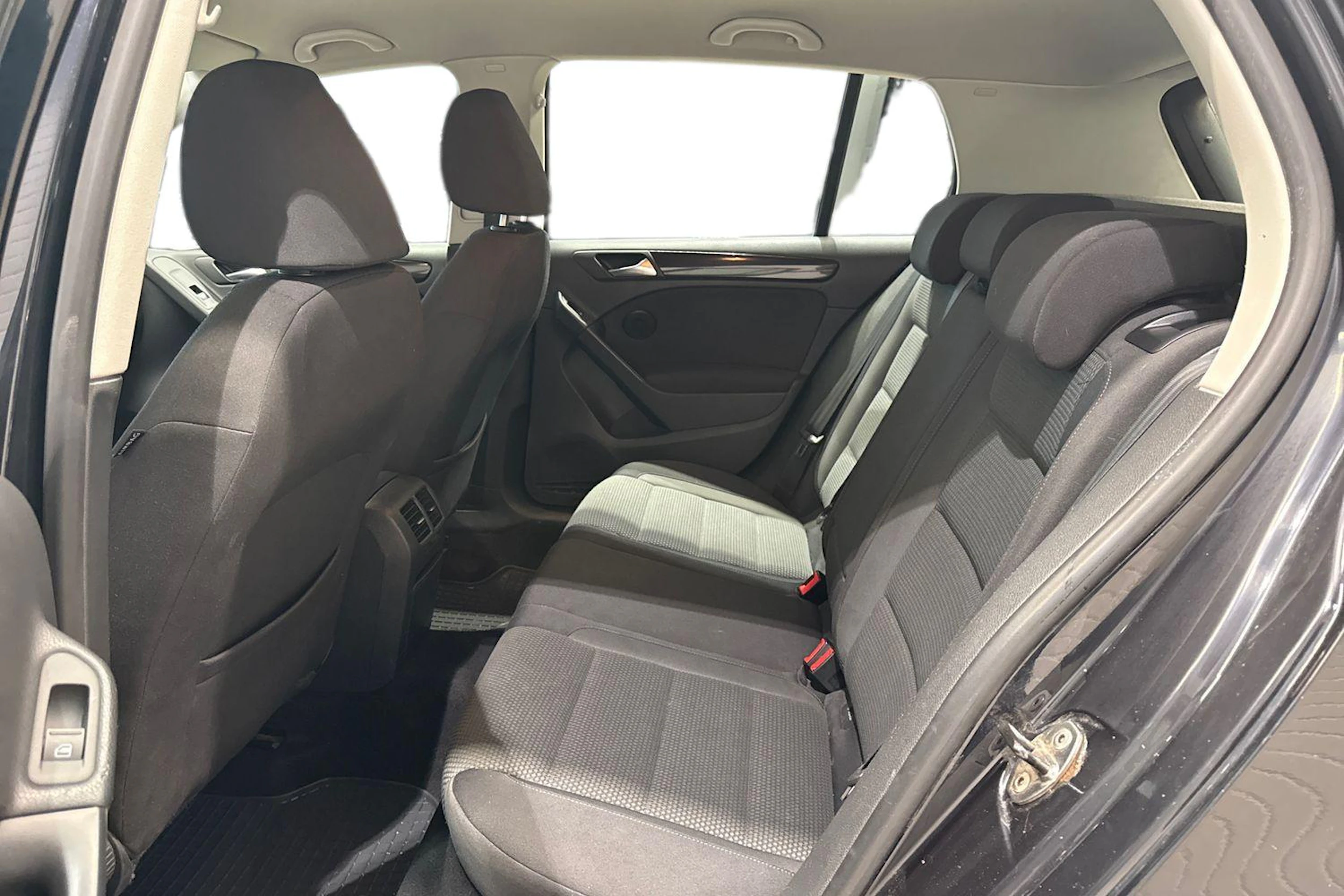 musta Volkswagen Golf 2009 kuva 8.