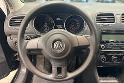 musta Volkswagen Golf 2009 kuva 13.