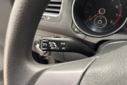 musta Volkswagen Golf 2009 kuva 14.