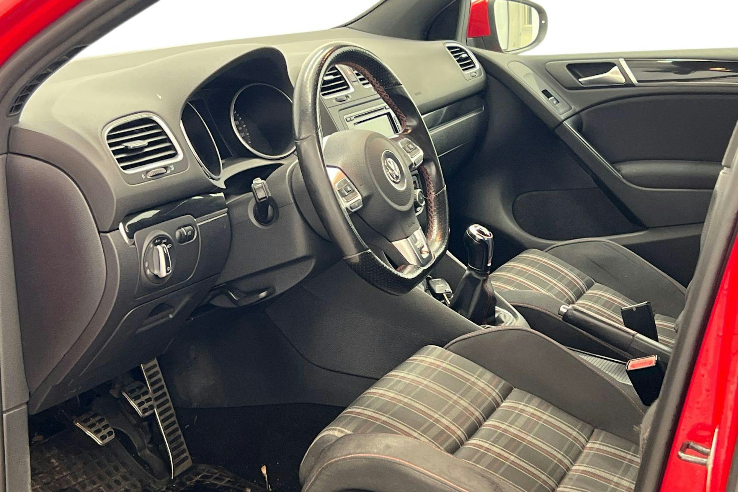 punainen Volkswagen Golf 2009 kuva 7.