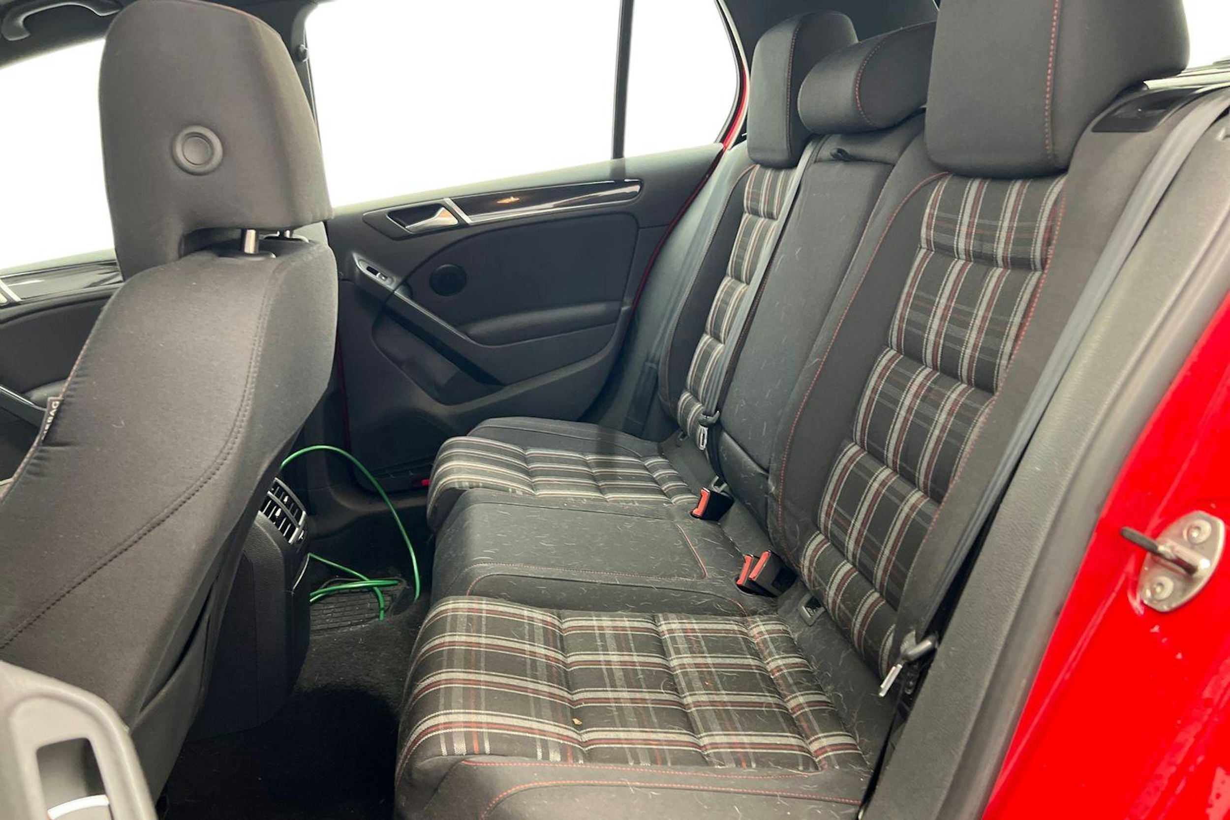 punainen Volkswagen Golf 2009 kuva 10.