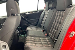 punainen Volkswagen Golf 2009 kuva 10.