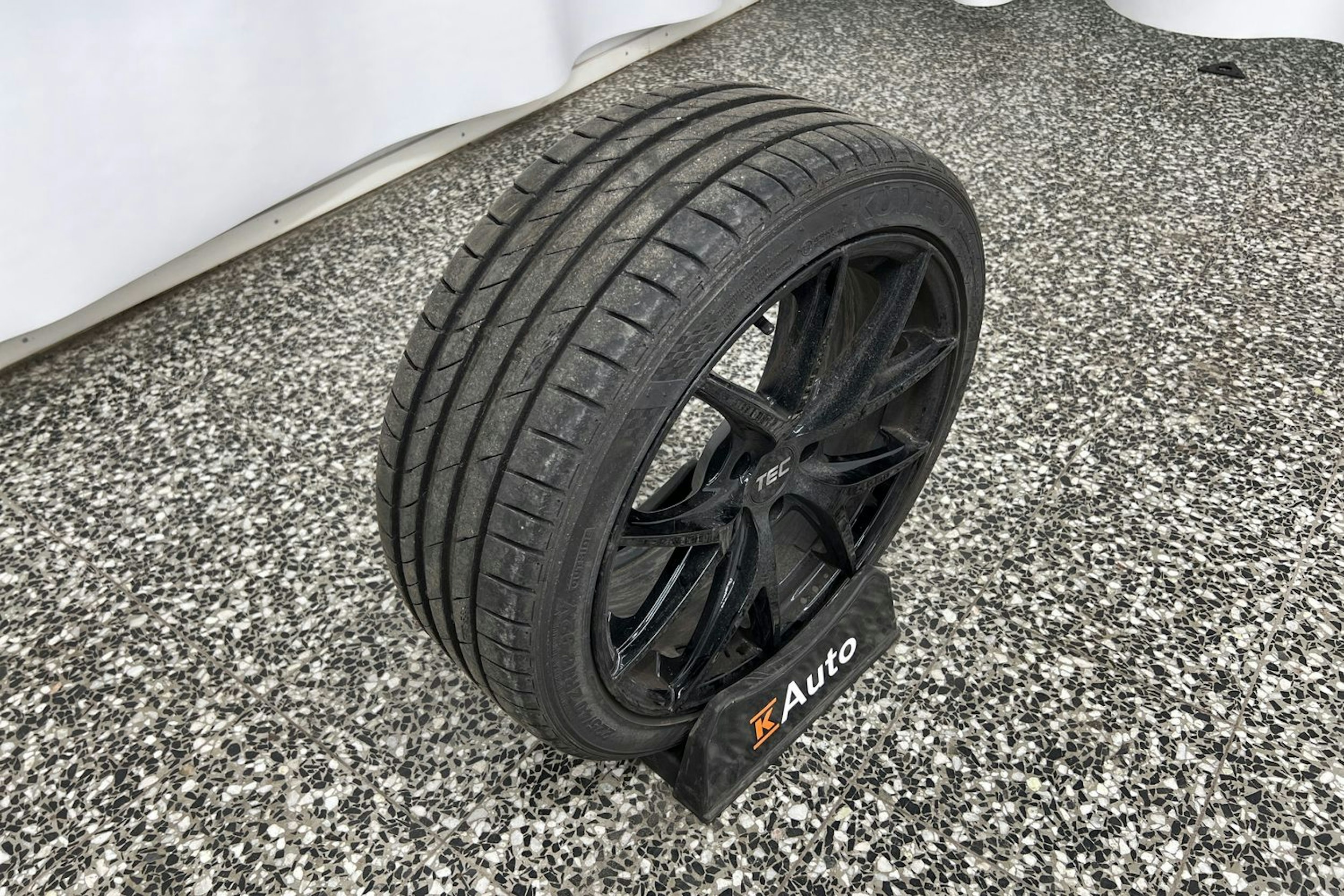 punainen Volkswagen Golf 2009 kuva 15.