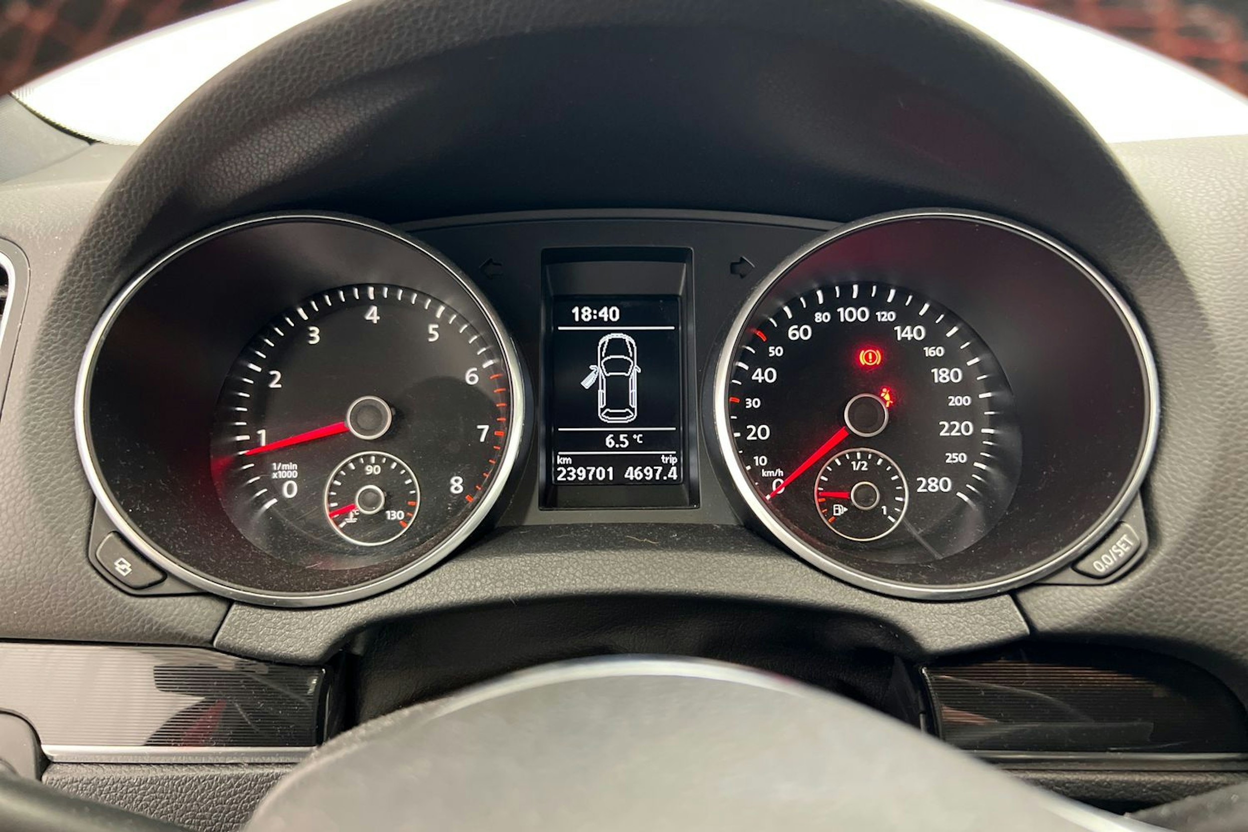 punainen Volkswagen Golf 2009 kuva 19.