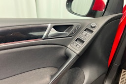 punainen Volkswagen Golf 2009 kuva 21.