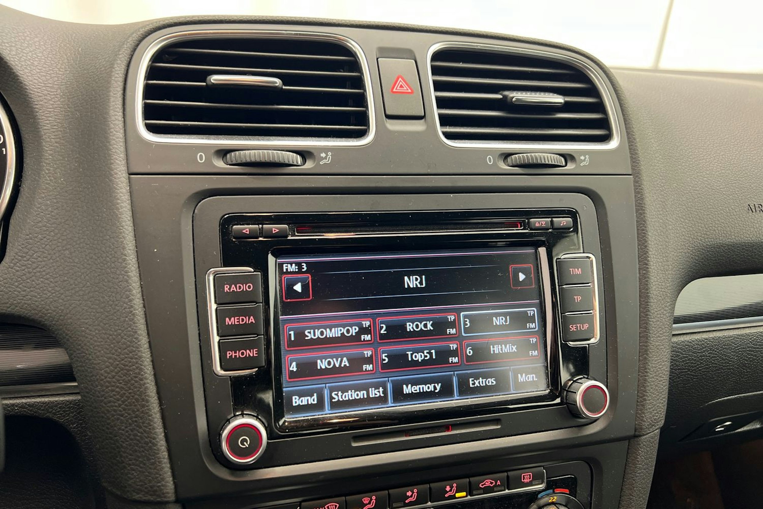 punainen Volkswagen Golf 2009 kuva 22.