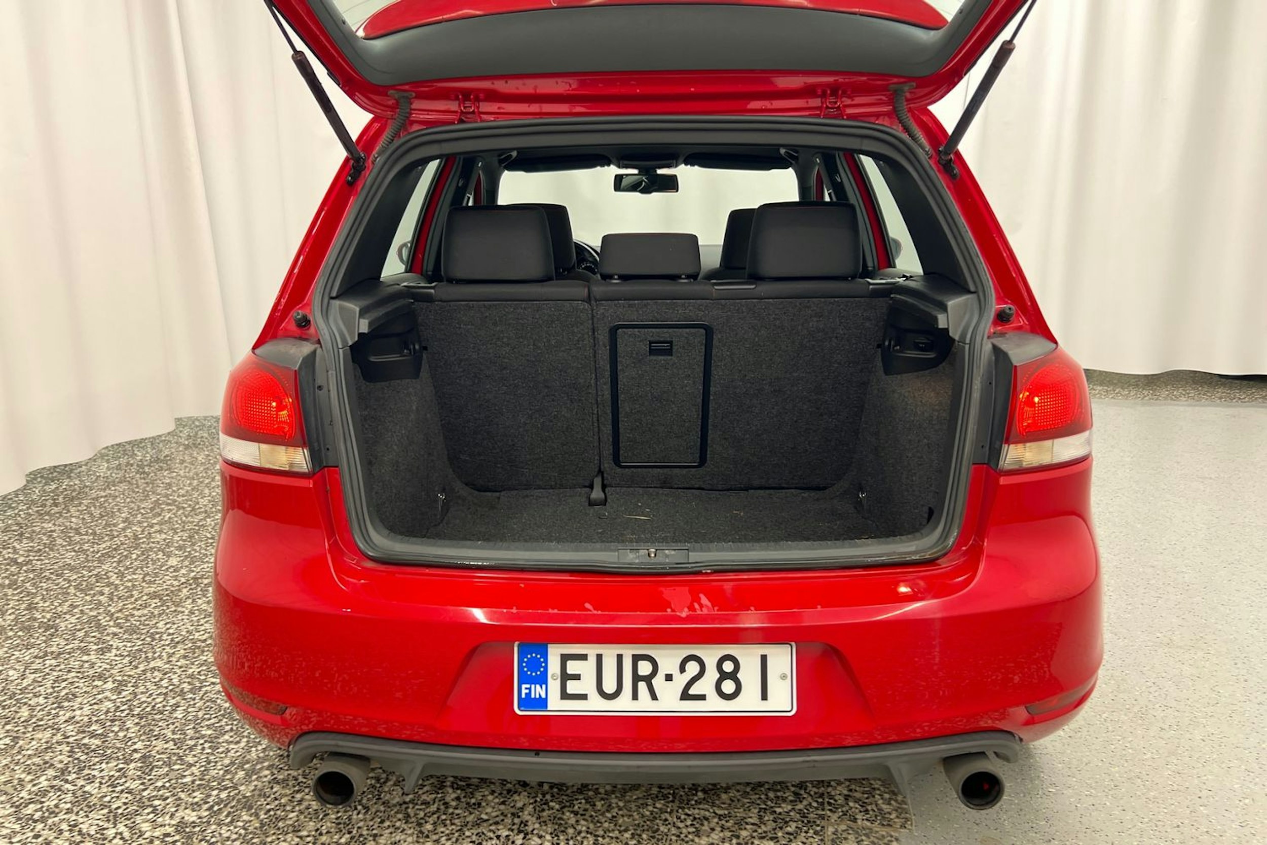 punainen Volkswagen Golf 2009 kuva 26.