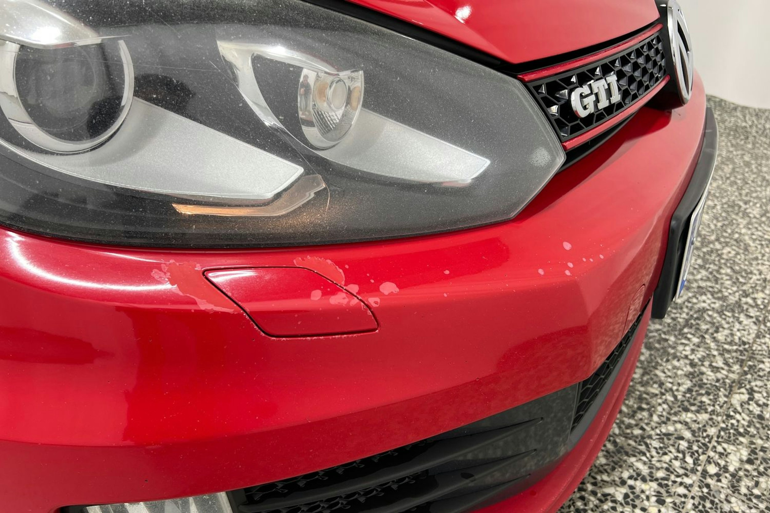 punainen Volkswagen Golf 2009 kuva 28.