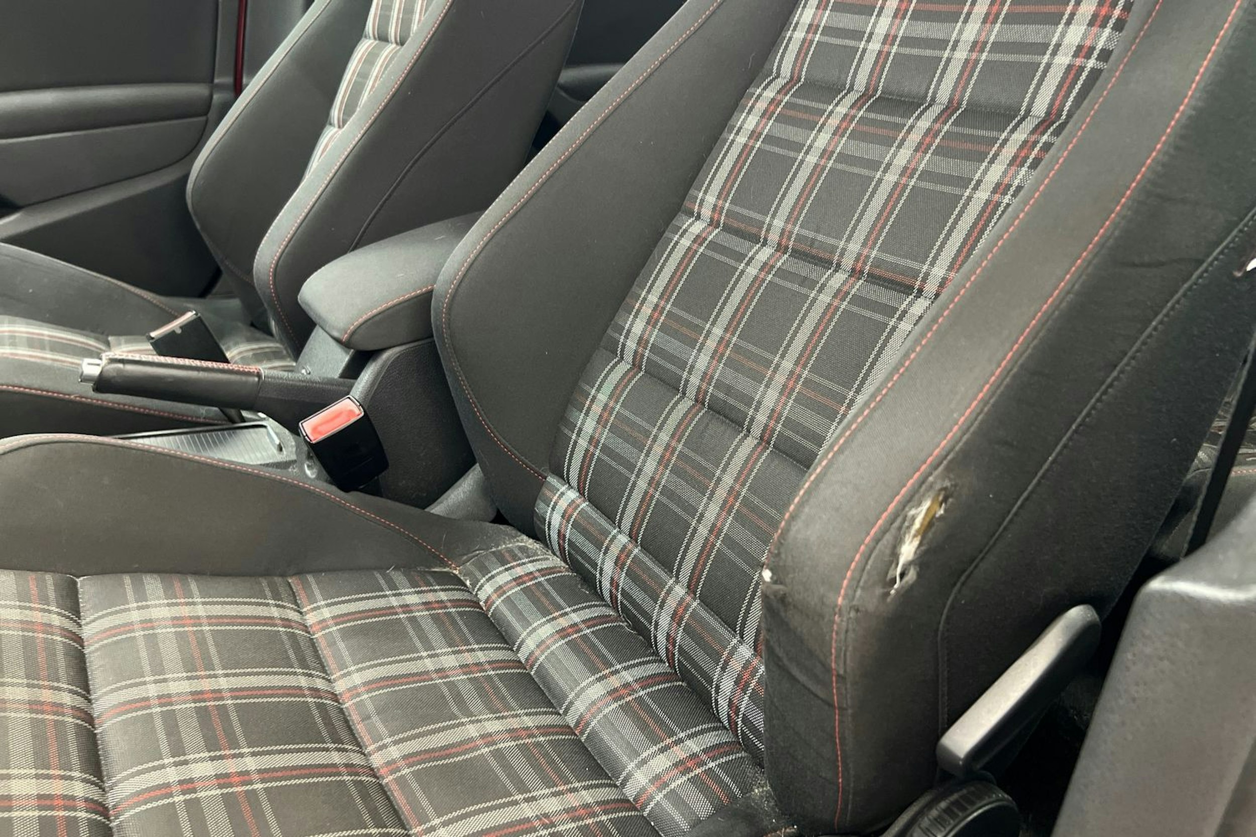 punainen Volkswagen Golf 2009 kuva 35.