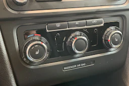 sininen Volkswagen Golf 2009 kuva 14.