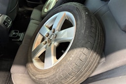 Musta Volkswagen GOLF 2009 kuva 13.