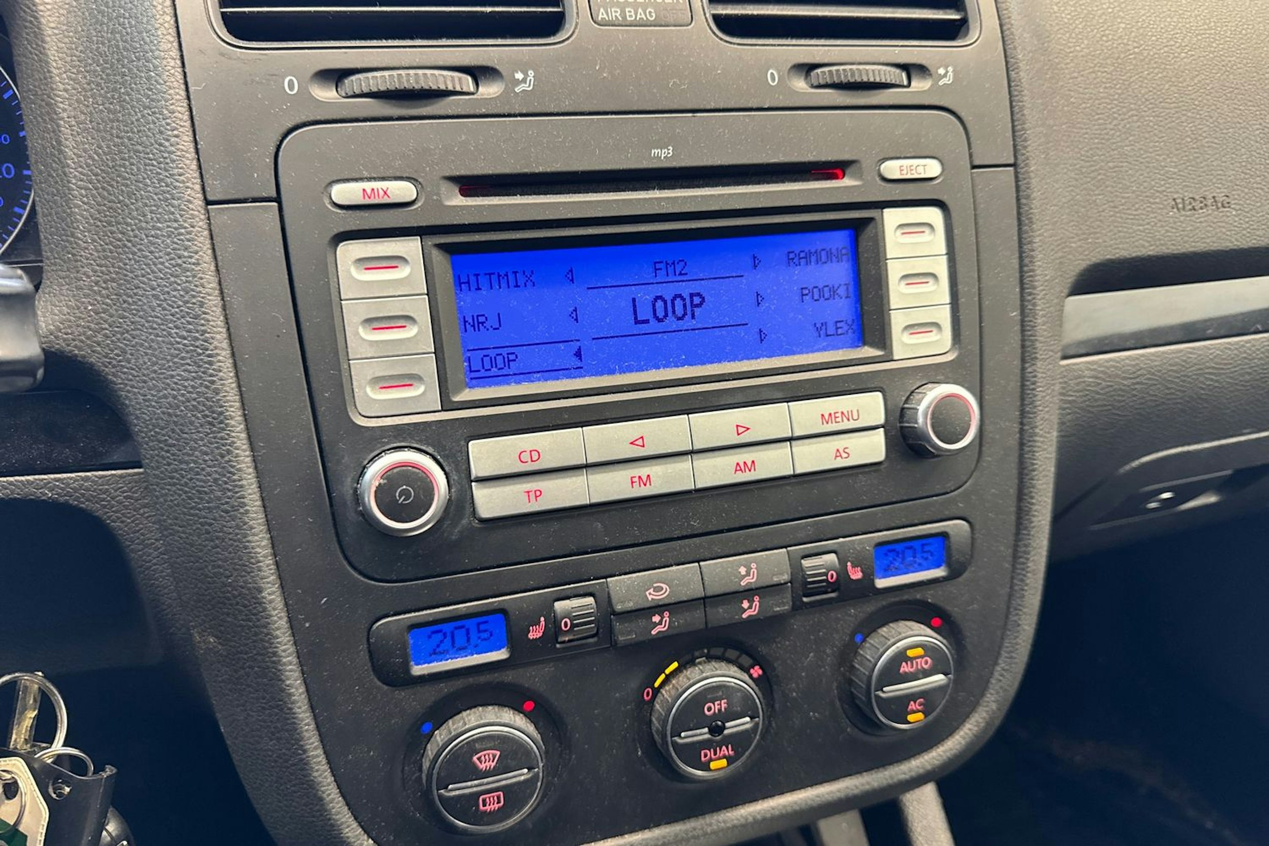 Musta Volkswagen GOLF 2009 kuva 23.