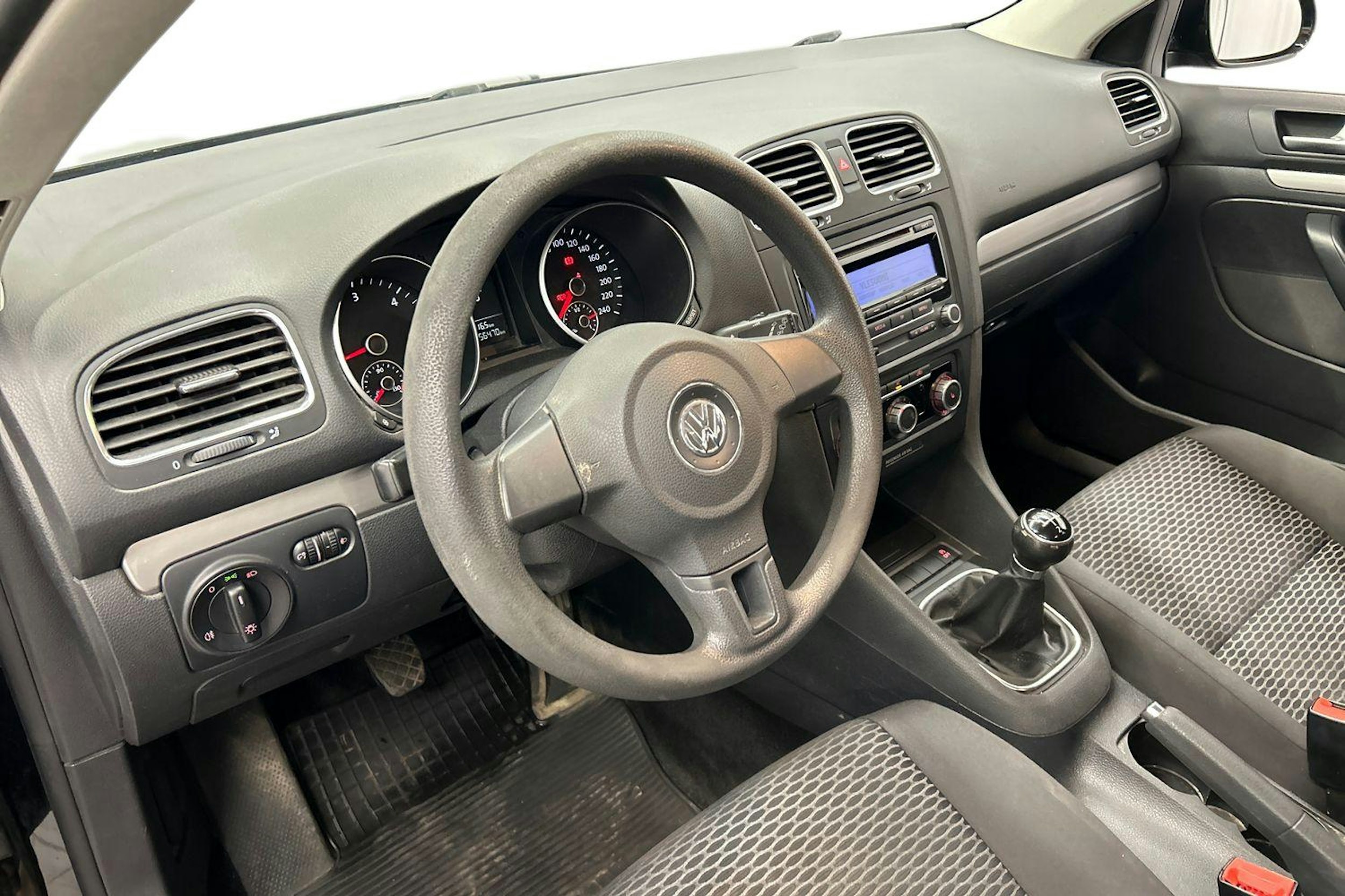 musta Volkswagen Golf 2010 kuva 7.