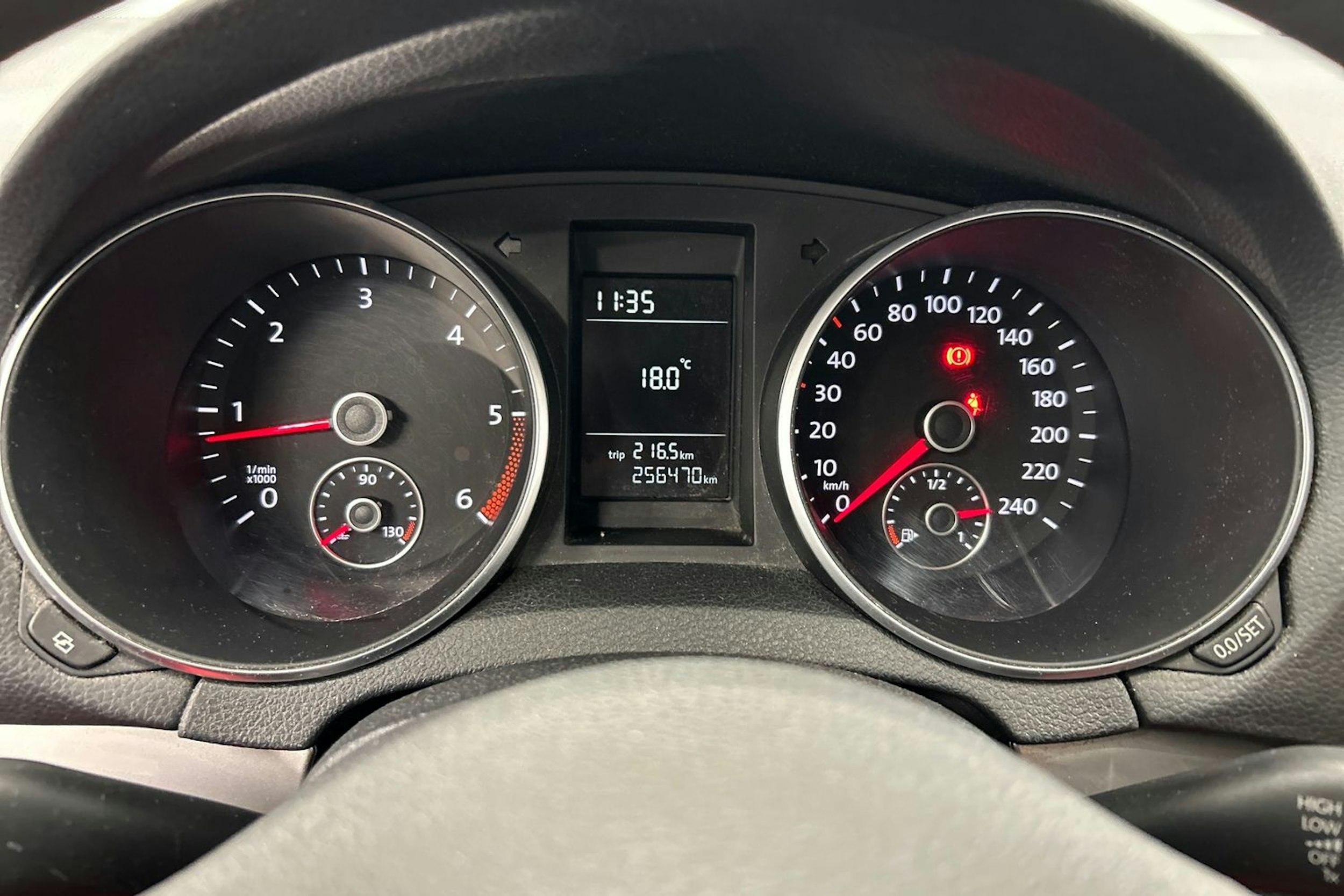 musta Volkswagen Golf 2010 kuva 18.