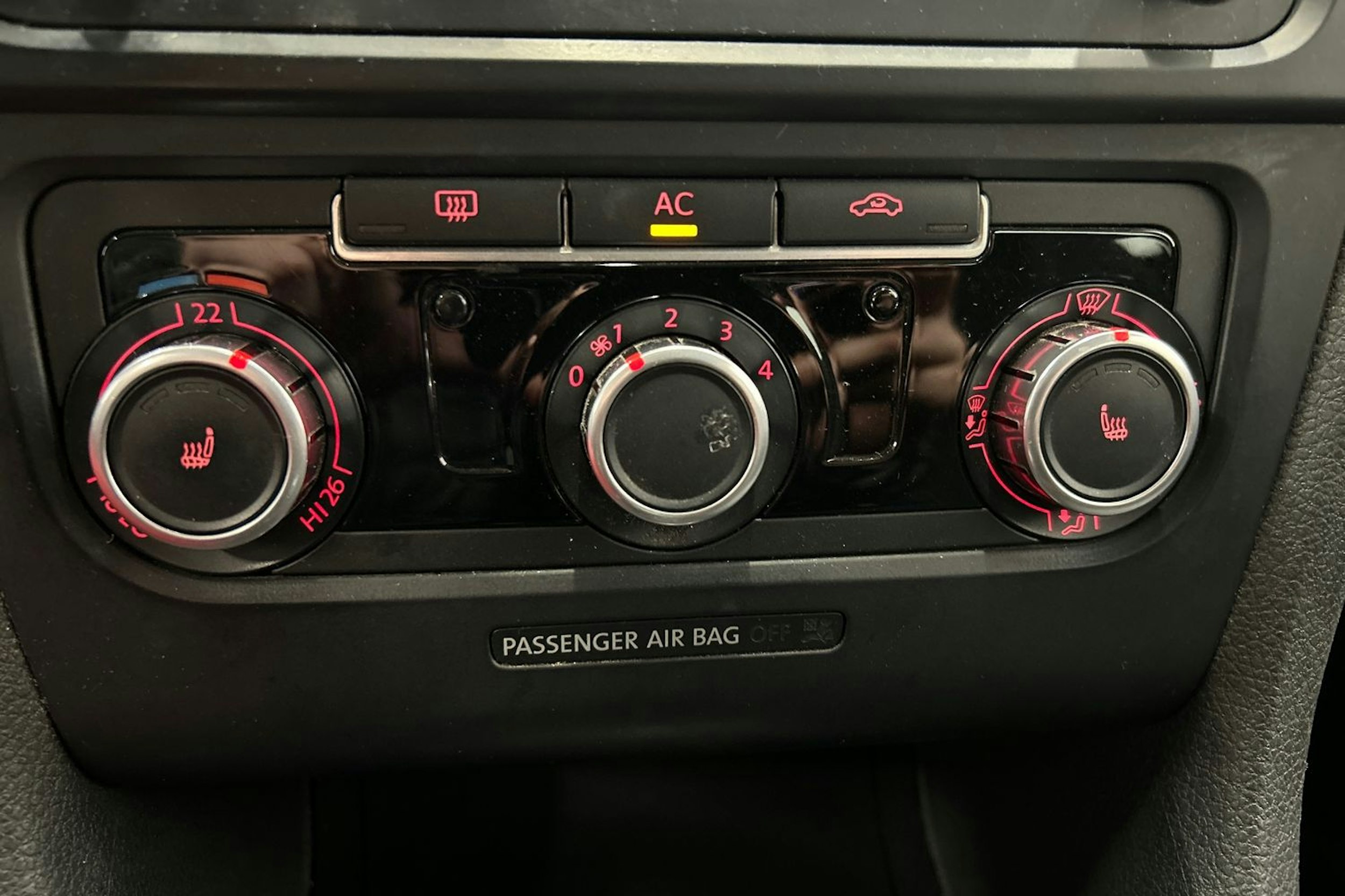 musta Volkswagen Golf 2010 kuva 20.