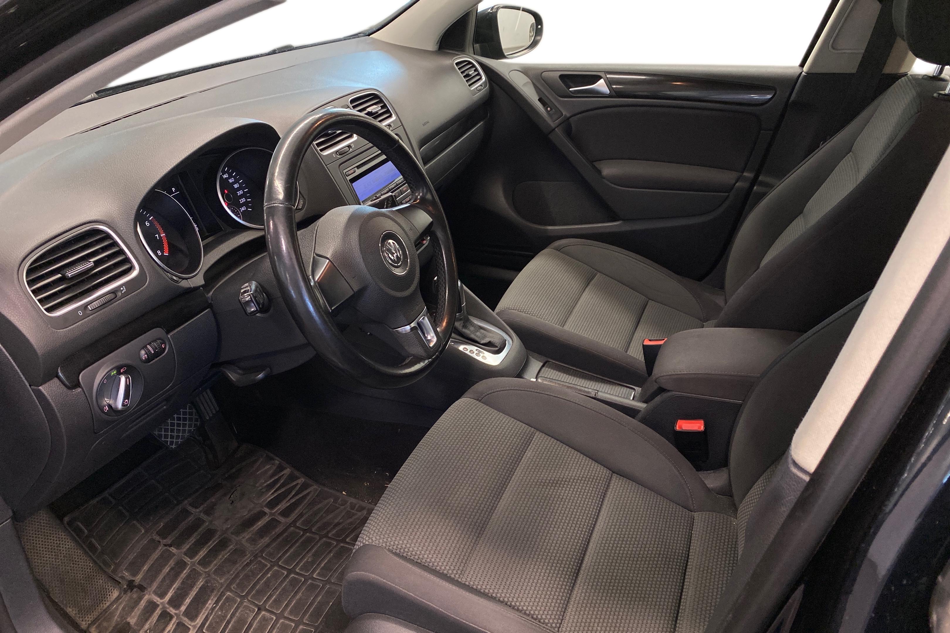 Volkswagen Golf 2011, photo 6/38
