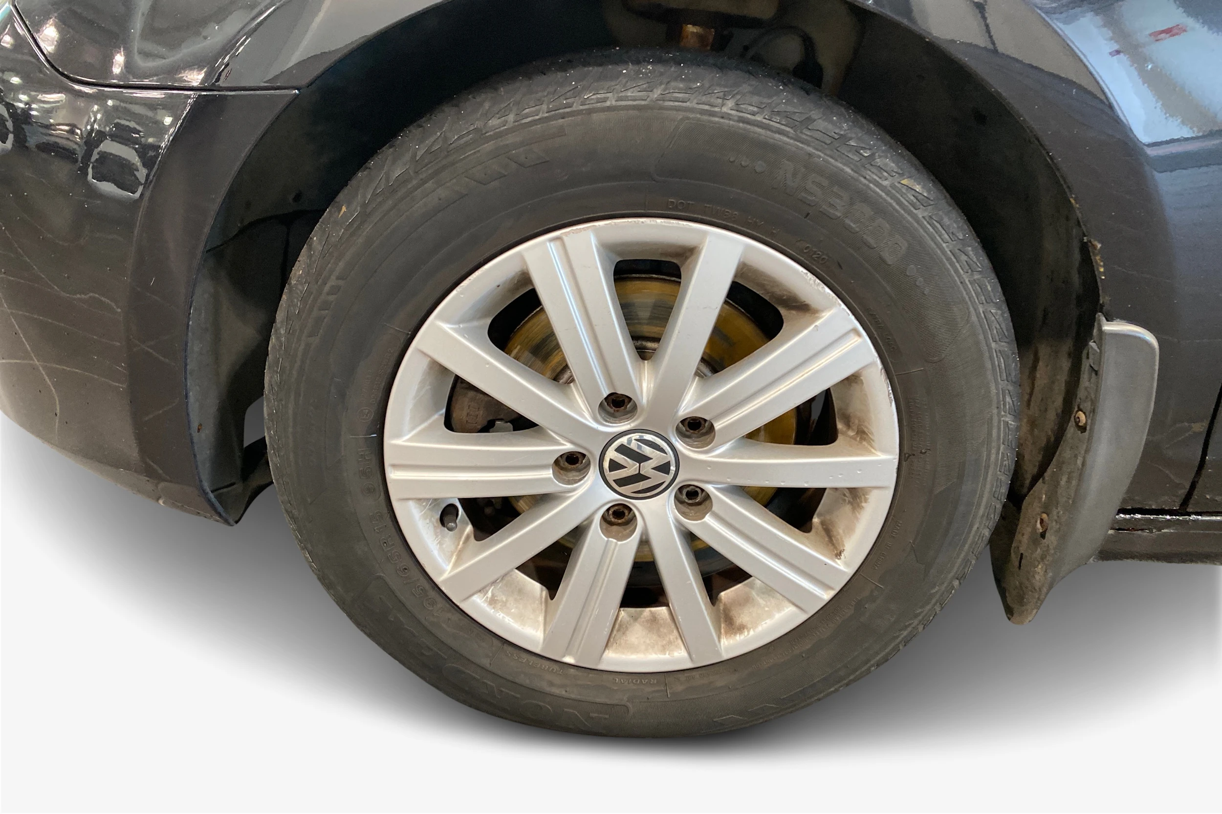 musta Volkswagen Golf 2010 kuva 9.
