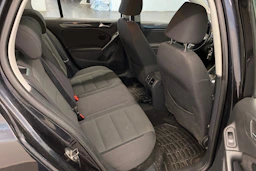 musta Volkswagen Golf 2010 kuva 14.