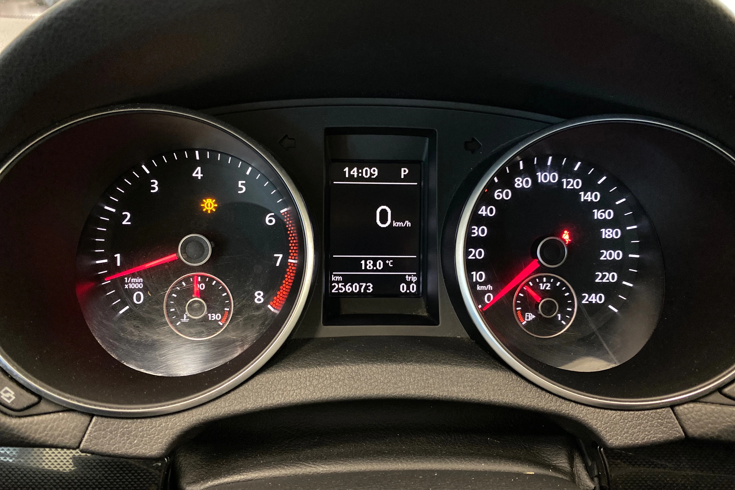musta Volkswagen Golf 2010 kuva 17.