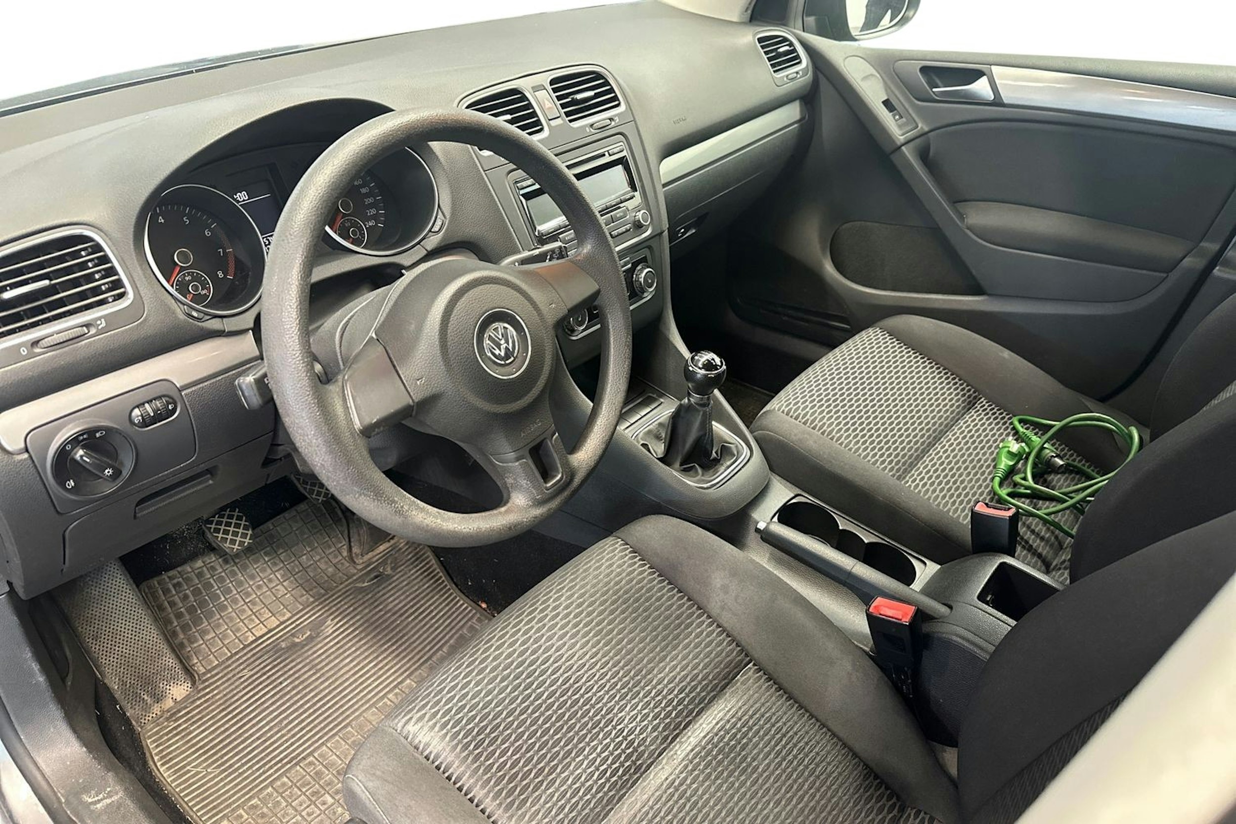harmaa Volkswagen Golf 2010 kuva 8.