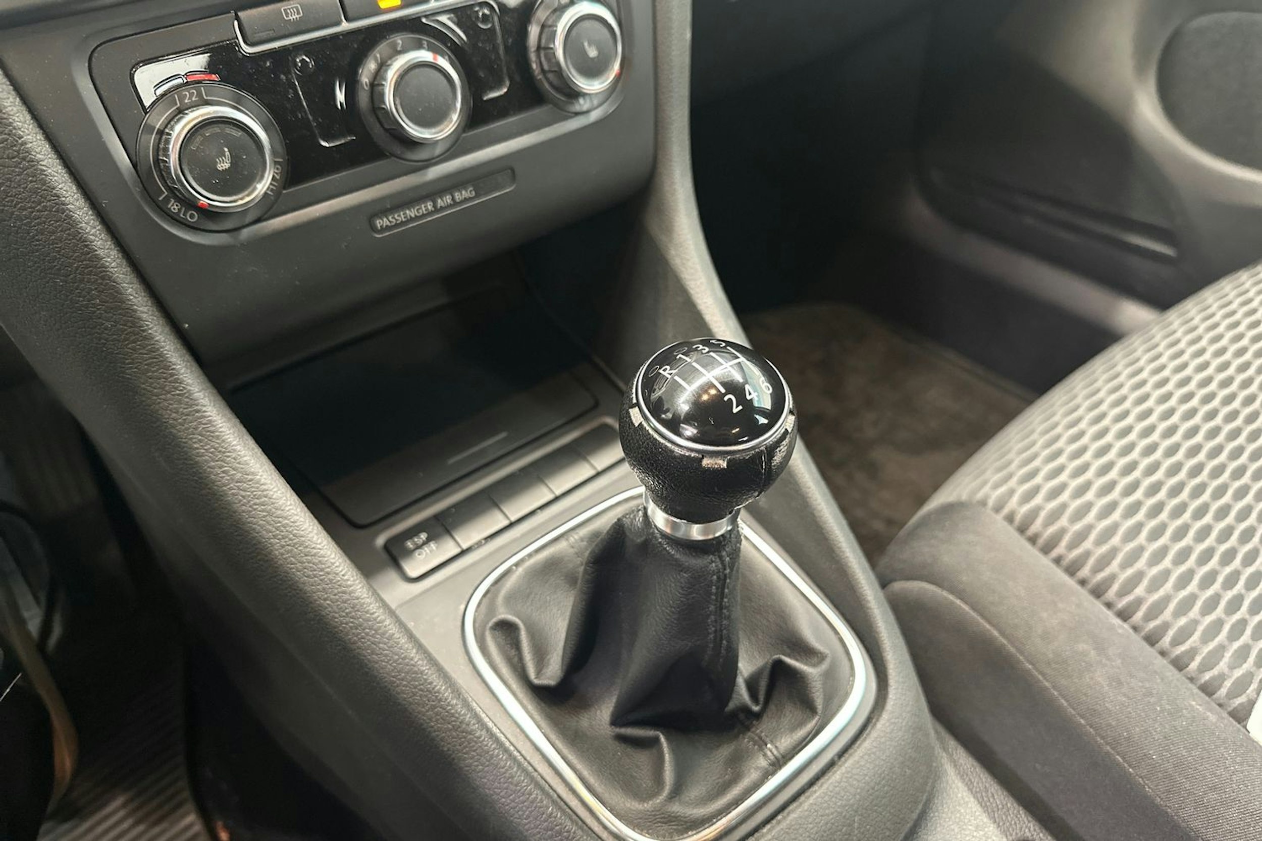 harmaa Volkswagen Golf 2010 kuva 34.