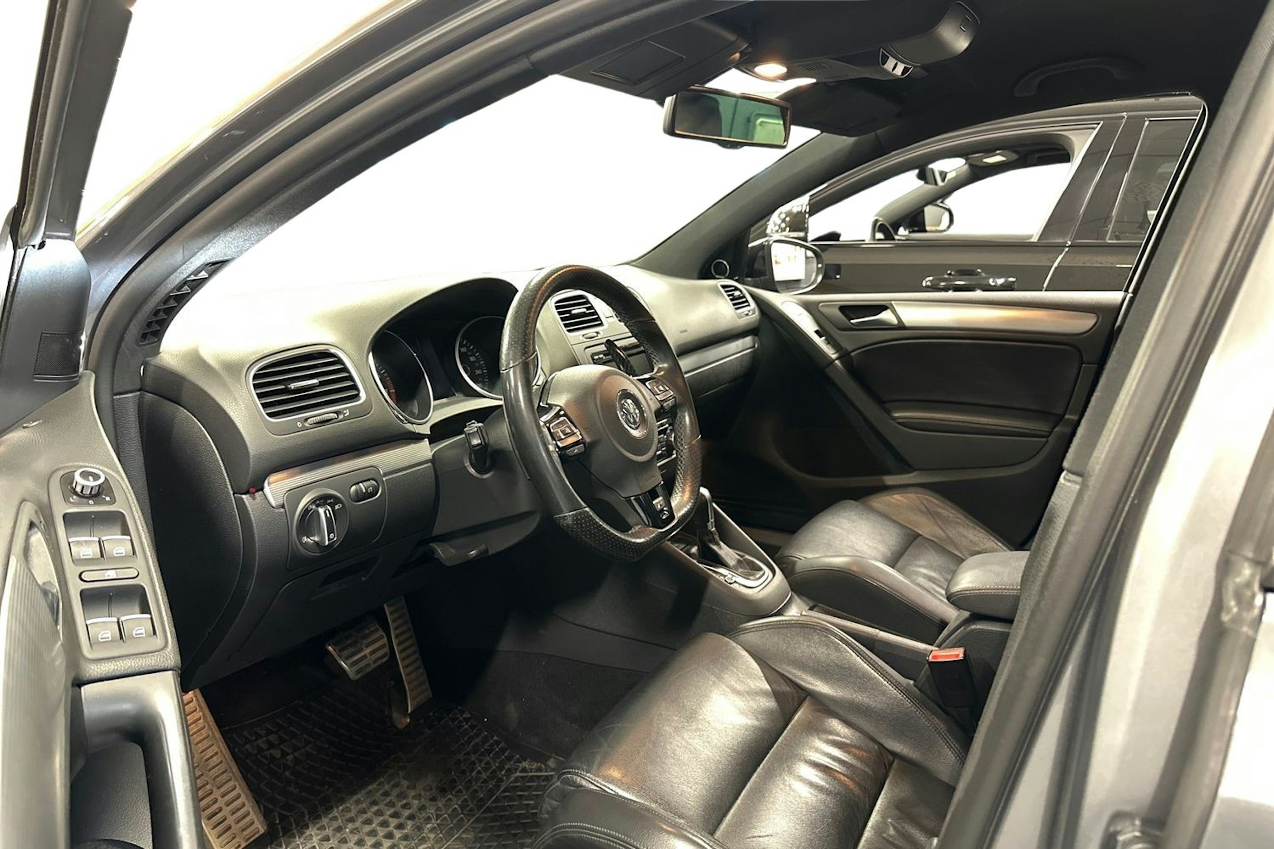 met. harmaa Volkswagen Golf 2010 kuva 3.