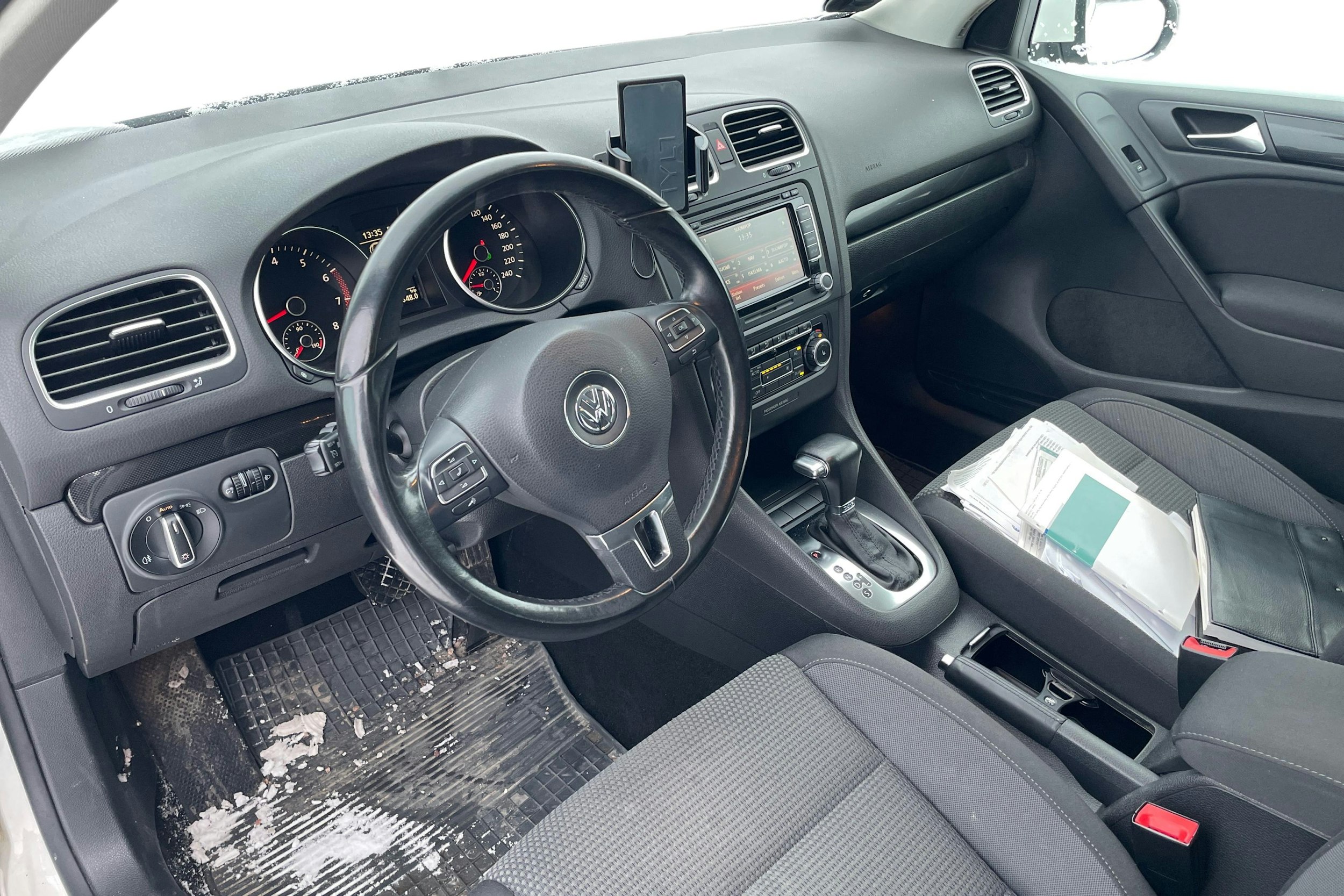 valkoinen Volkswagen Golf 2010 kuva 3.