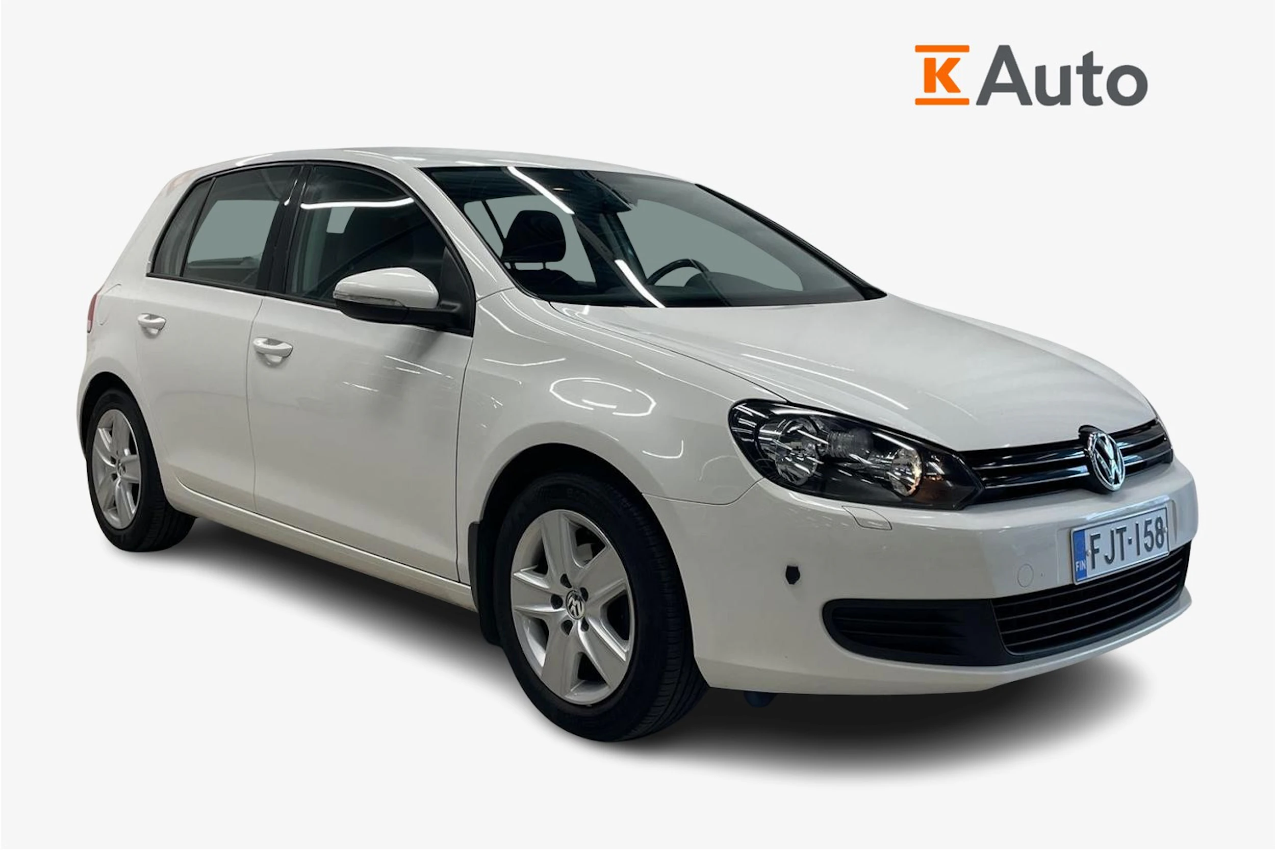 valkoinen Volkswagen Golf 2010 kuva 1.