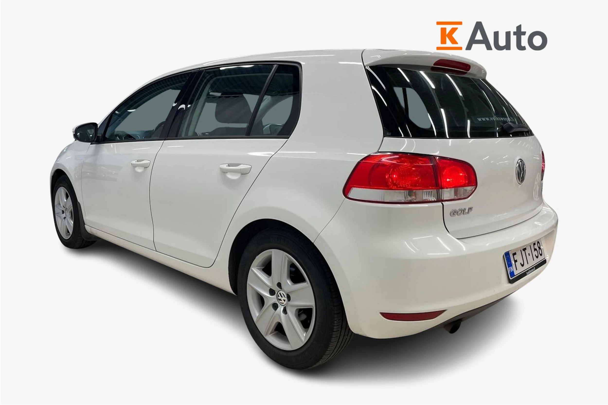 valkoinen Volkswagen Golf 2010 kuva 2.