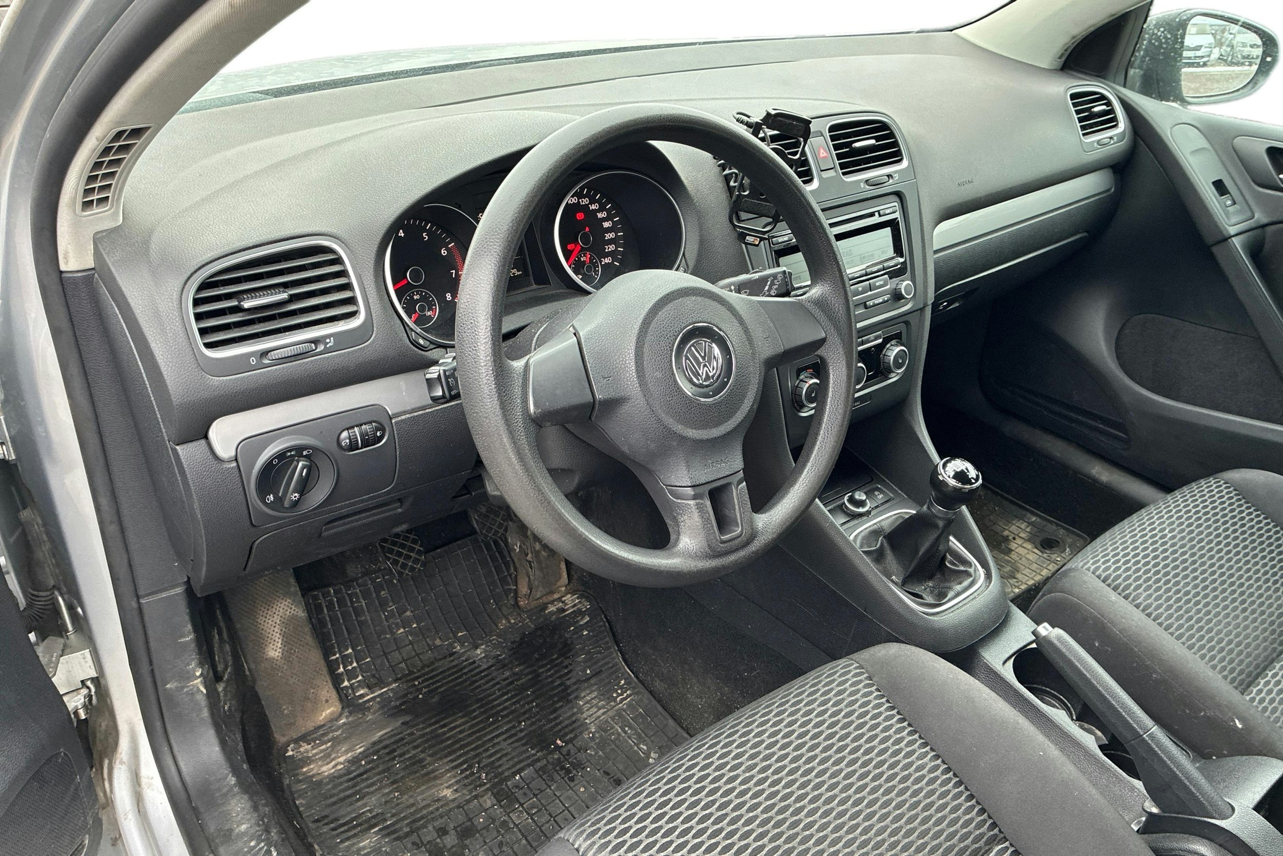 harmaa Volkswagen Golf 2010 kuva 3.